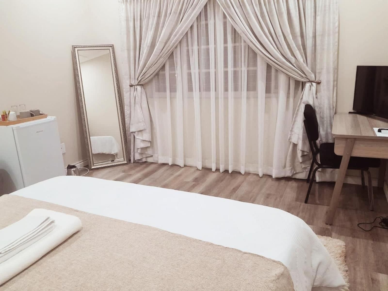 Deluxe Double or Twin Room with City View