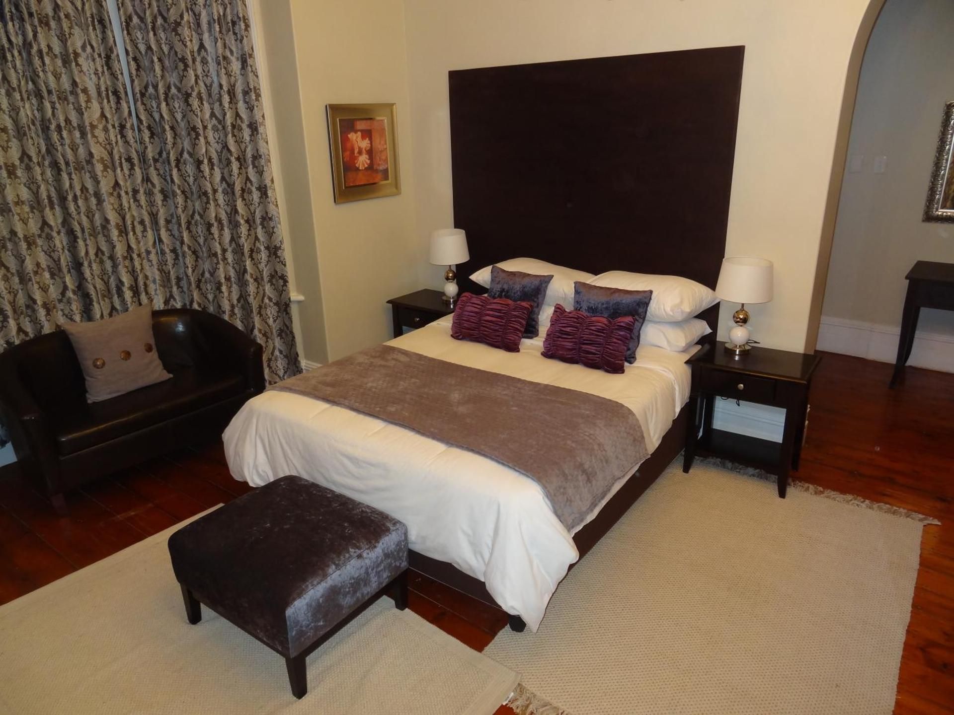 Deluxe Double Room (2 Adults + 1 Child)