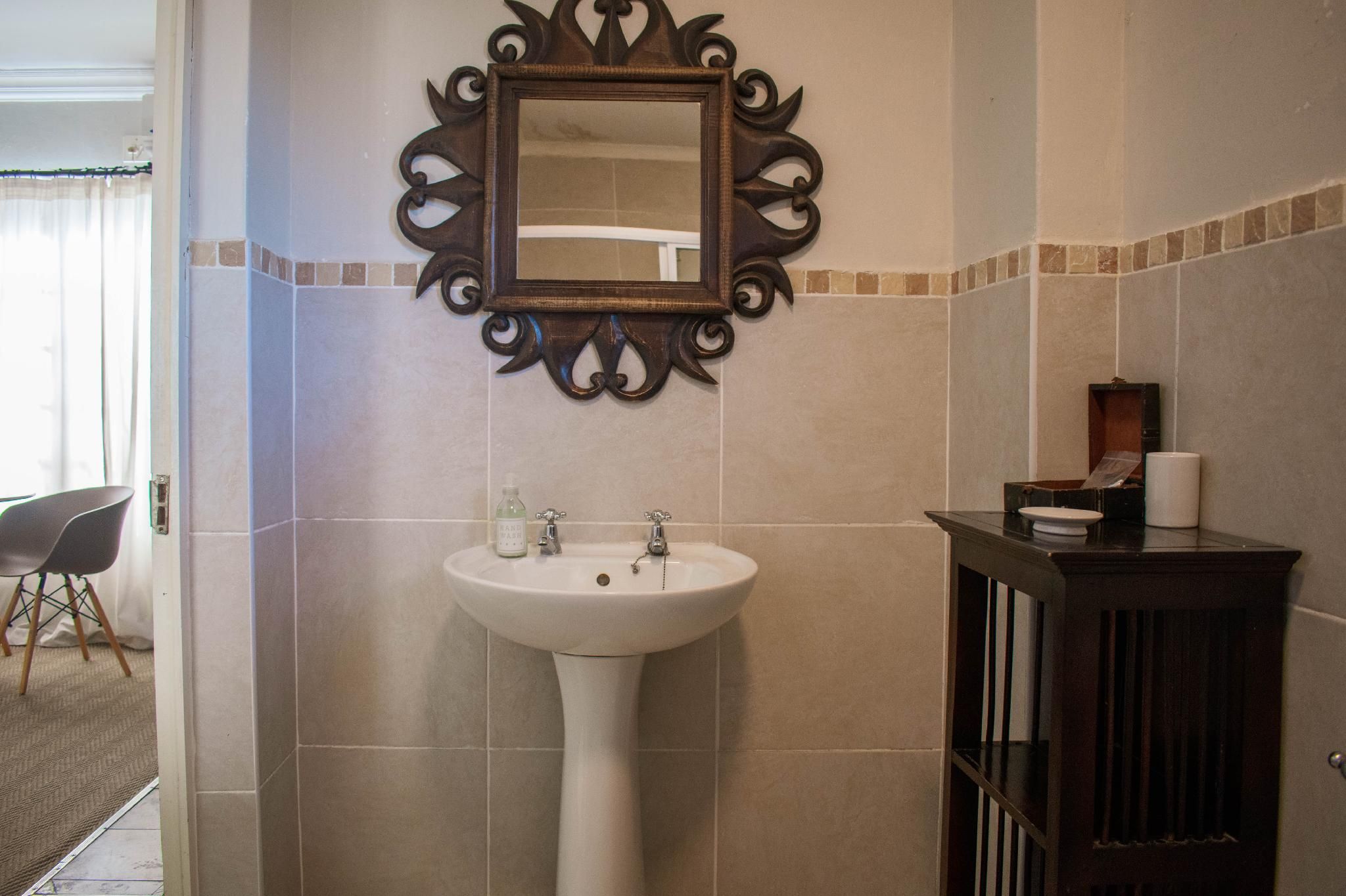 Luxury Queen Room
