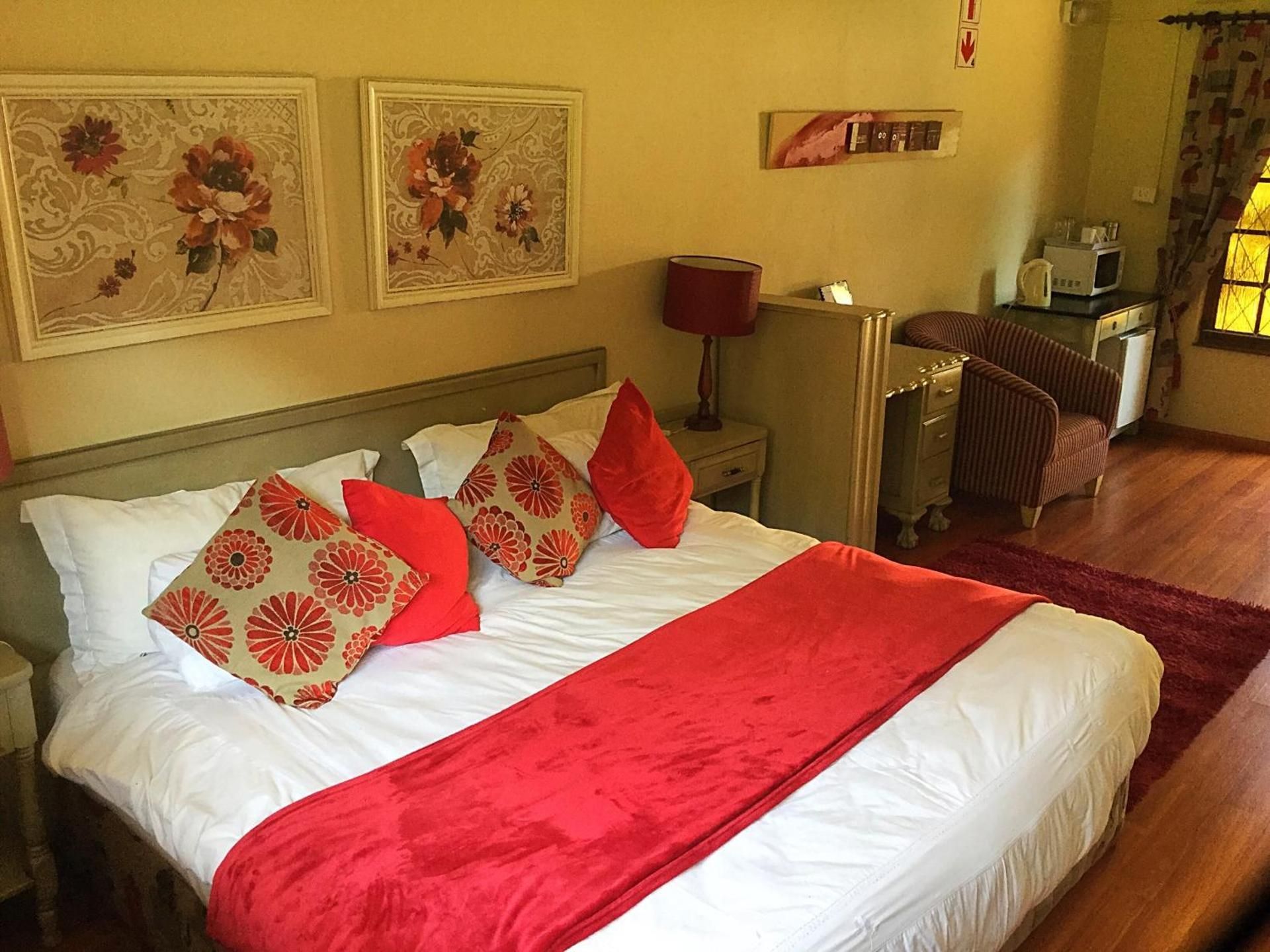 Deluxe Double or Twin Room with Pool View