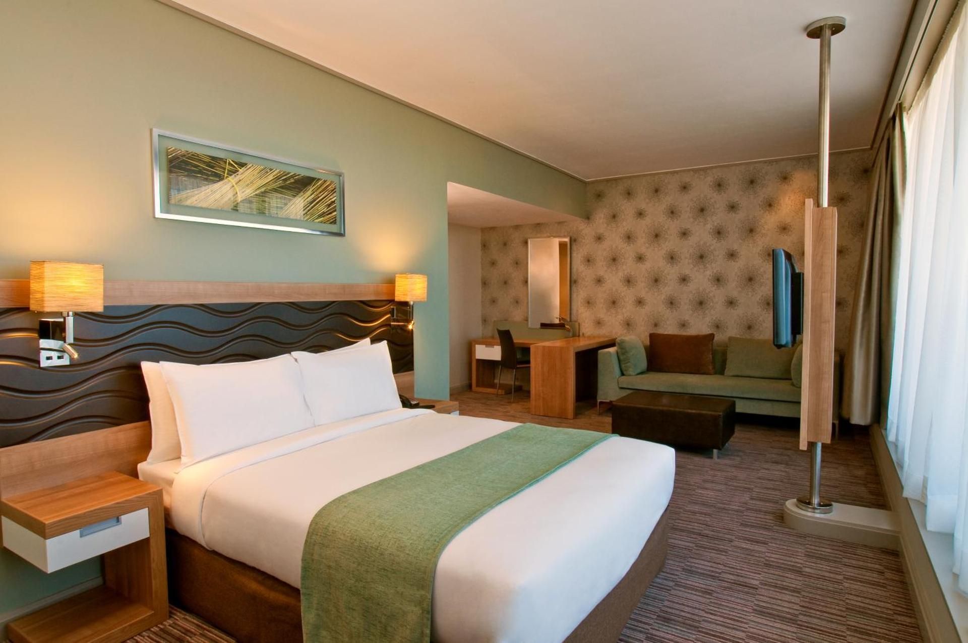 Suite 1 Queen Bed Non Smoking