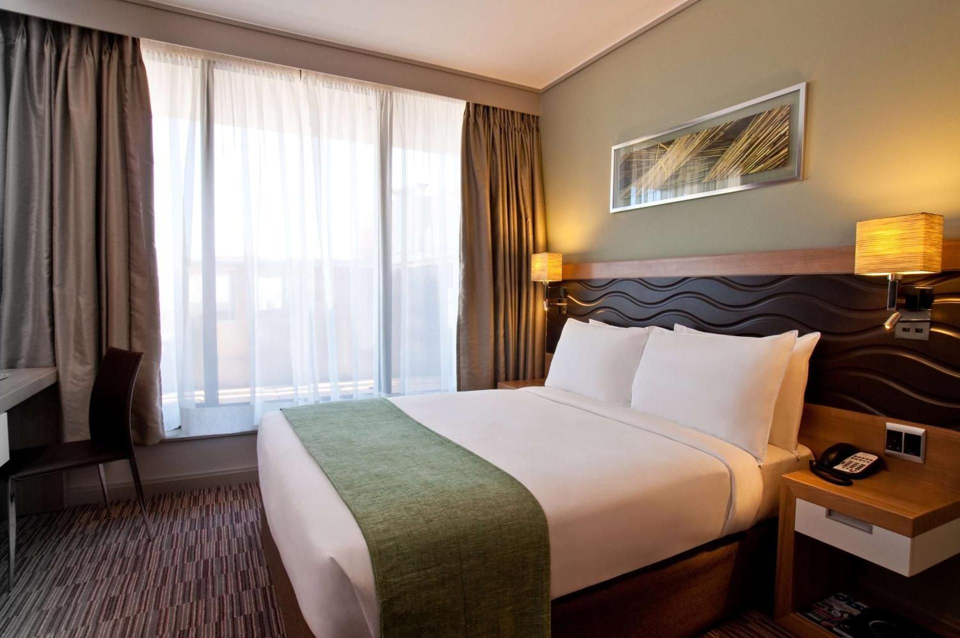 Standard Room 1 Queen Bed Non Smoking