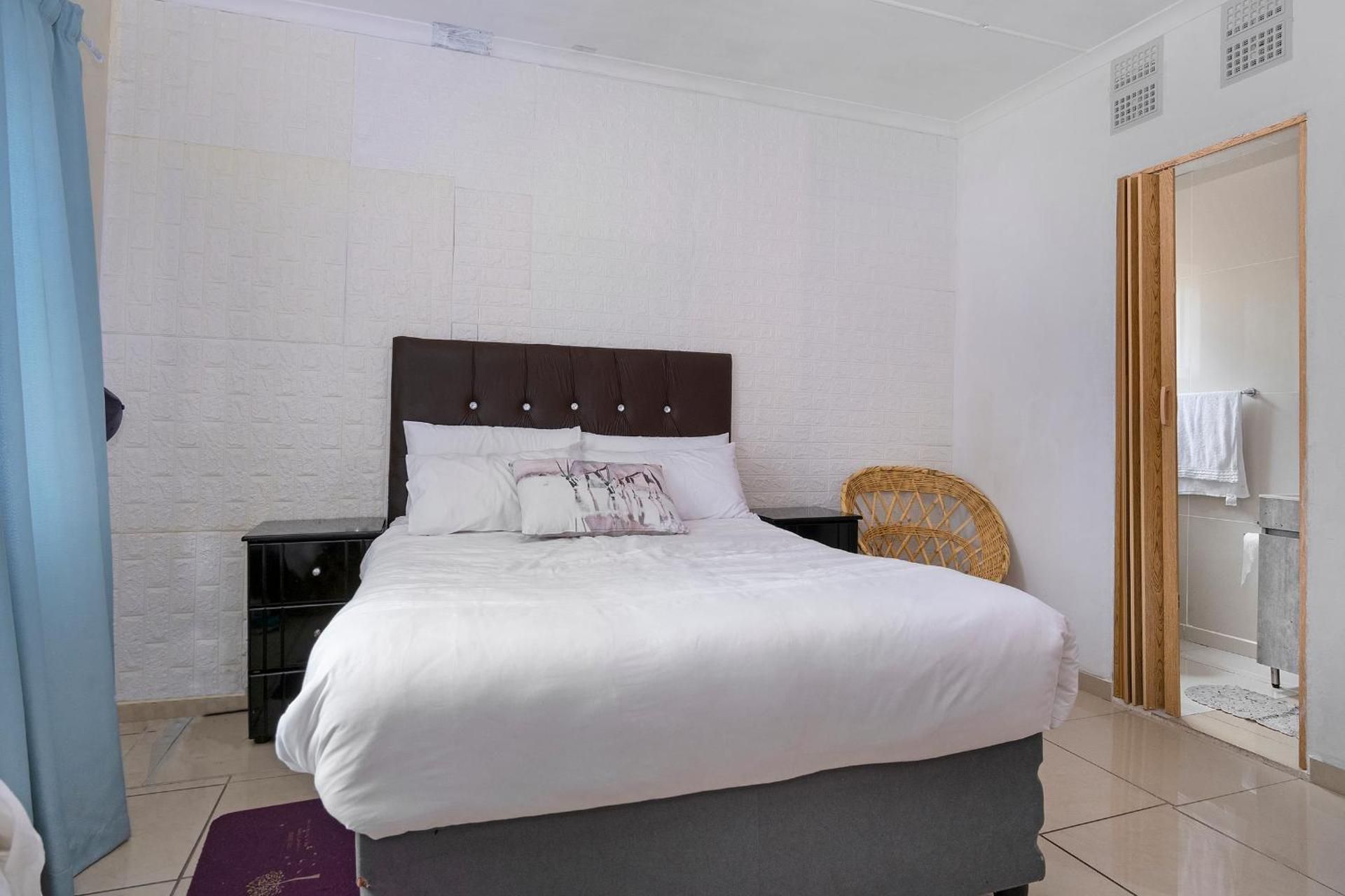 Double Room with Private Bathroom