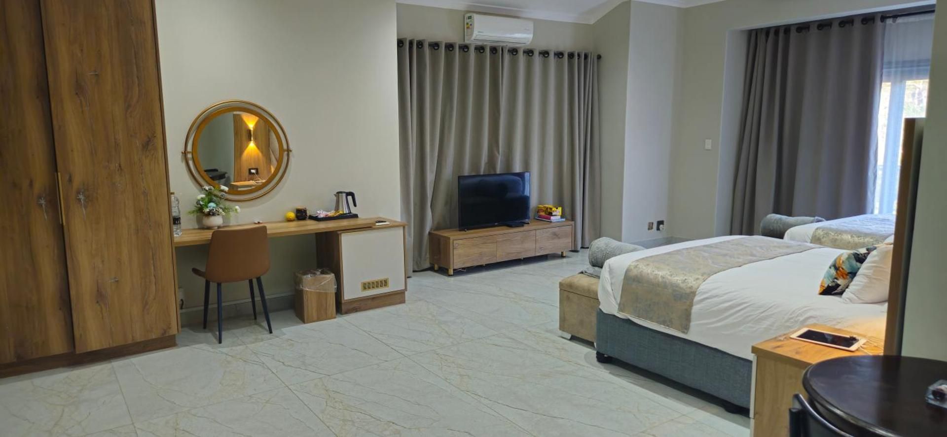 Deluxe Family Suite