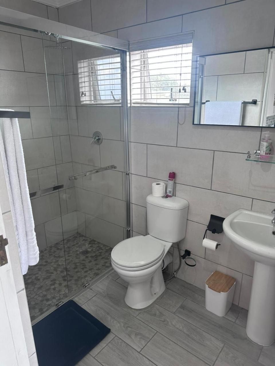 Comfort Queen Room