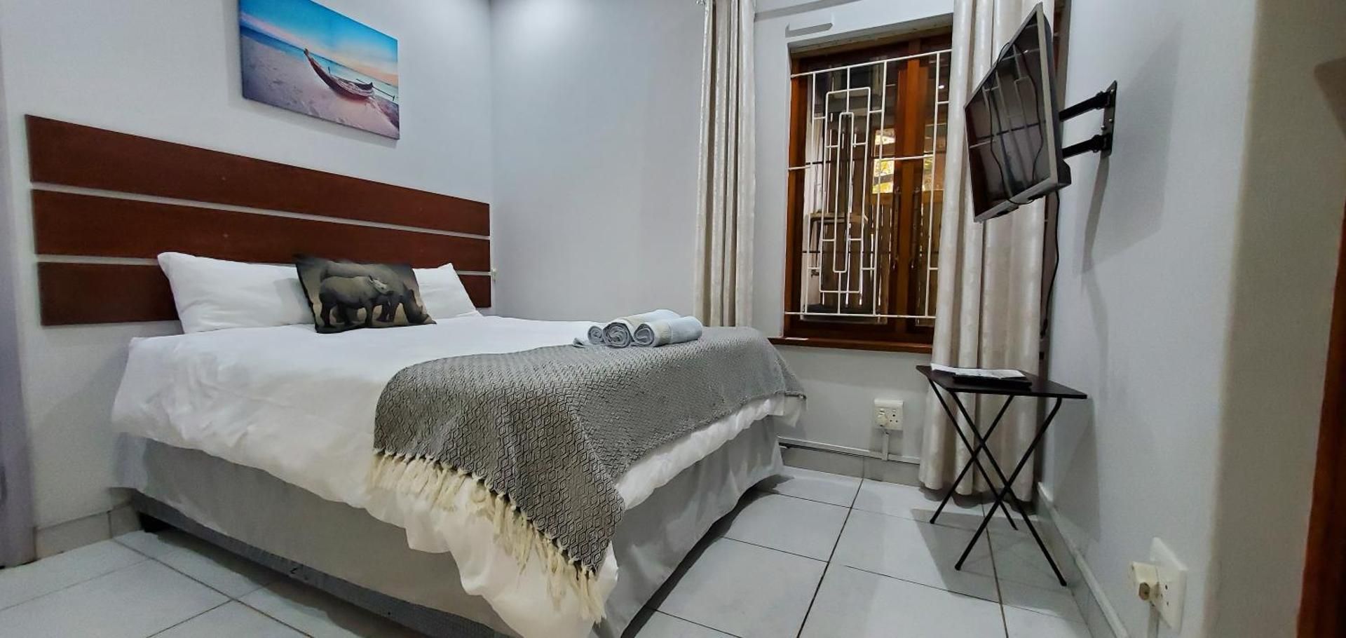 Modern Queen Room
