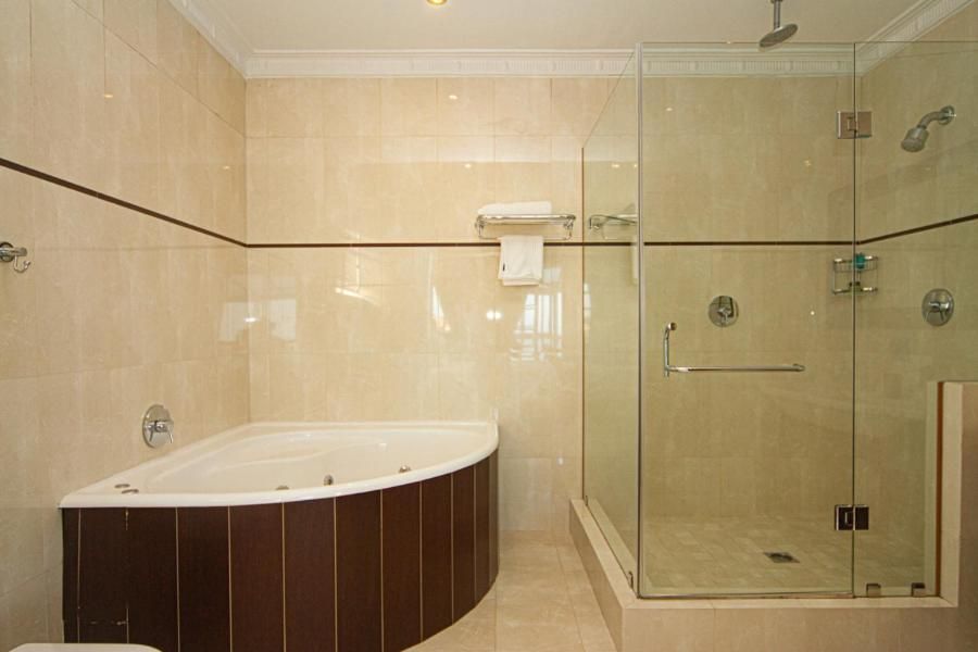 Luxury King Room
