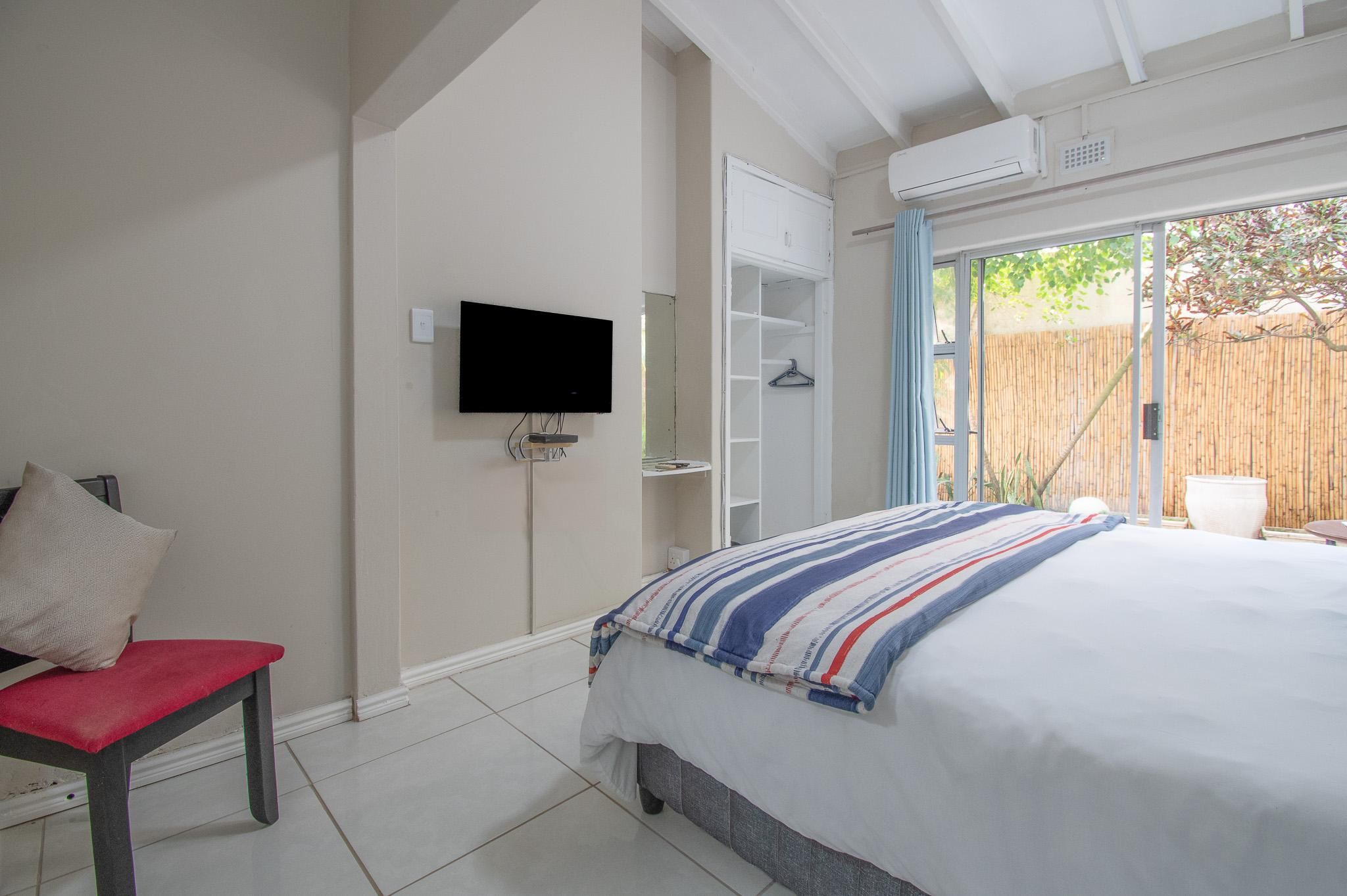 Basic King Room with Shower - Non-Smoking