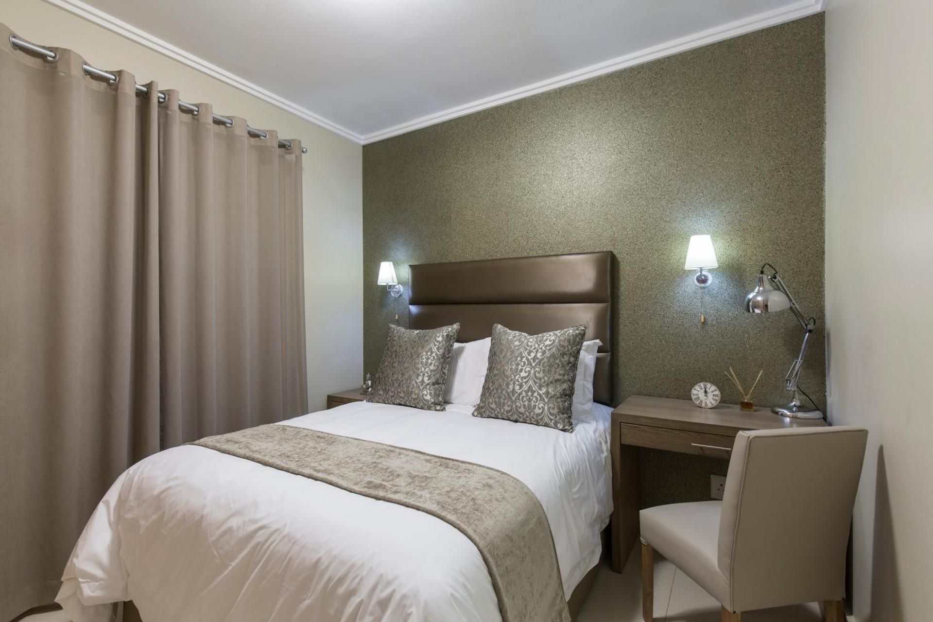 One-Bedroom Apartment with Balcony