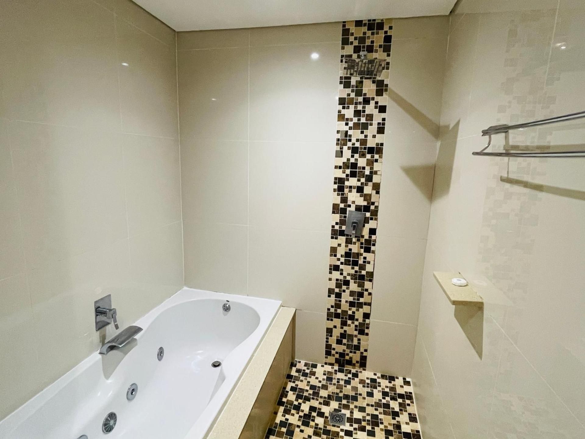Apartment with Shower