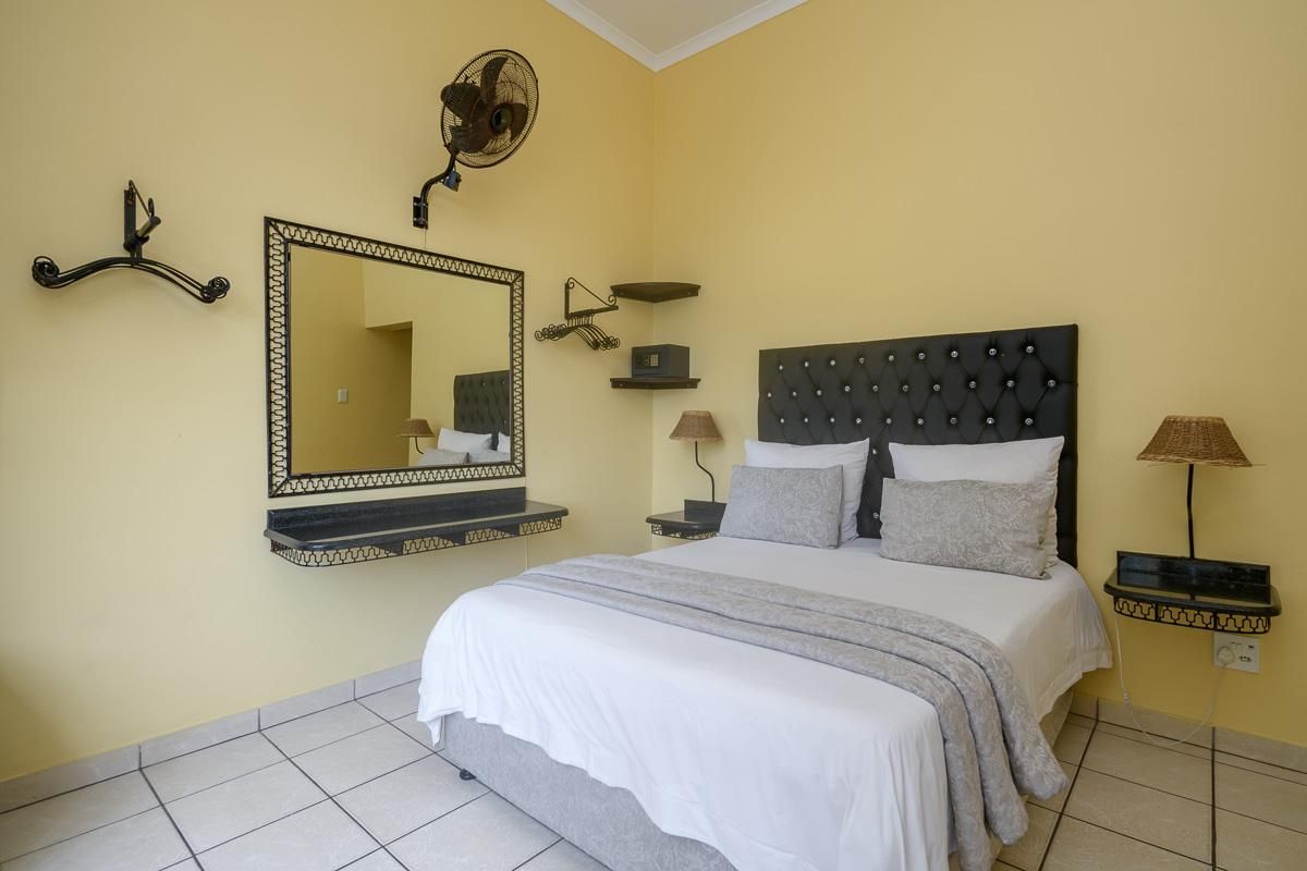 Family Connecting Room for 4 People
