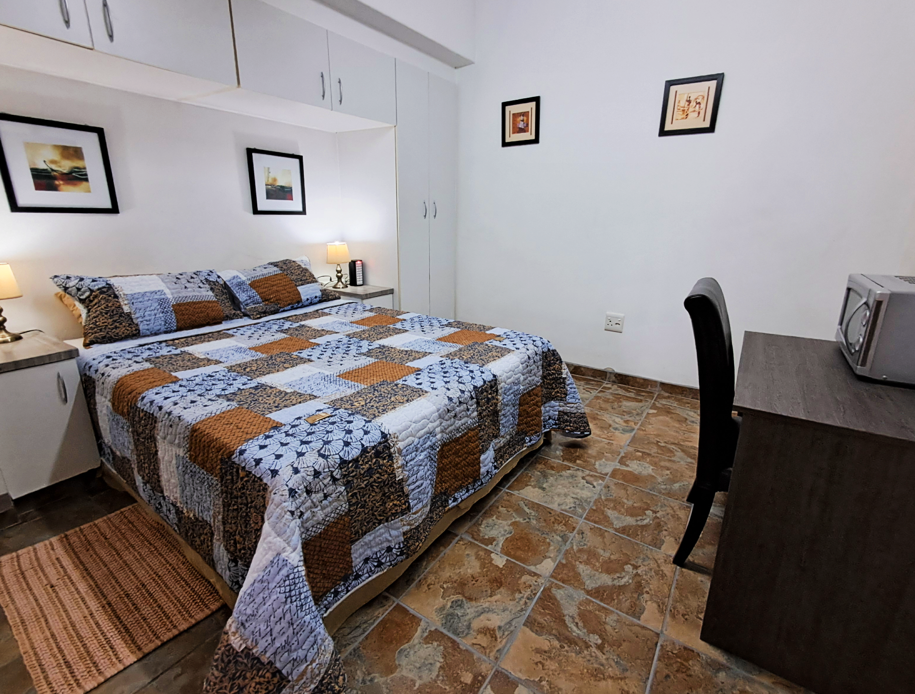 Economy Queen Room