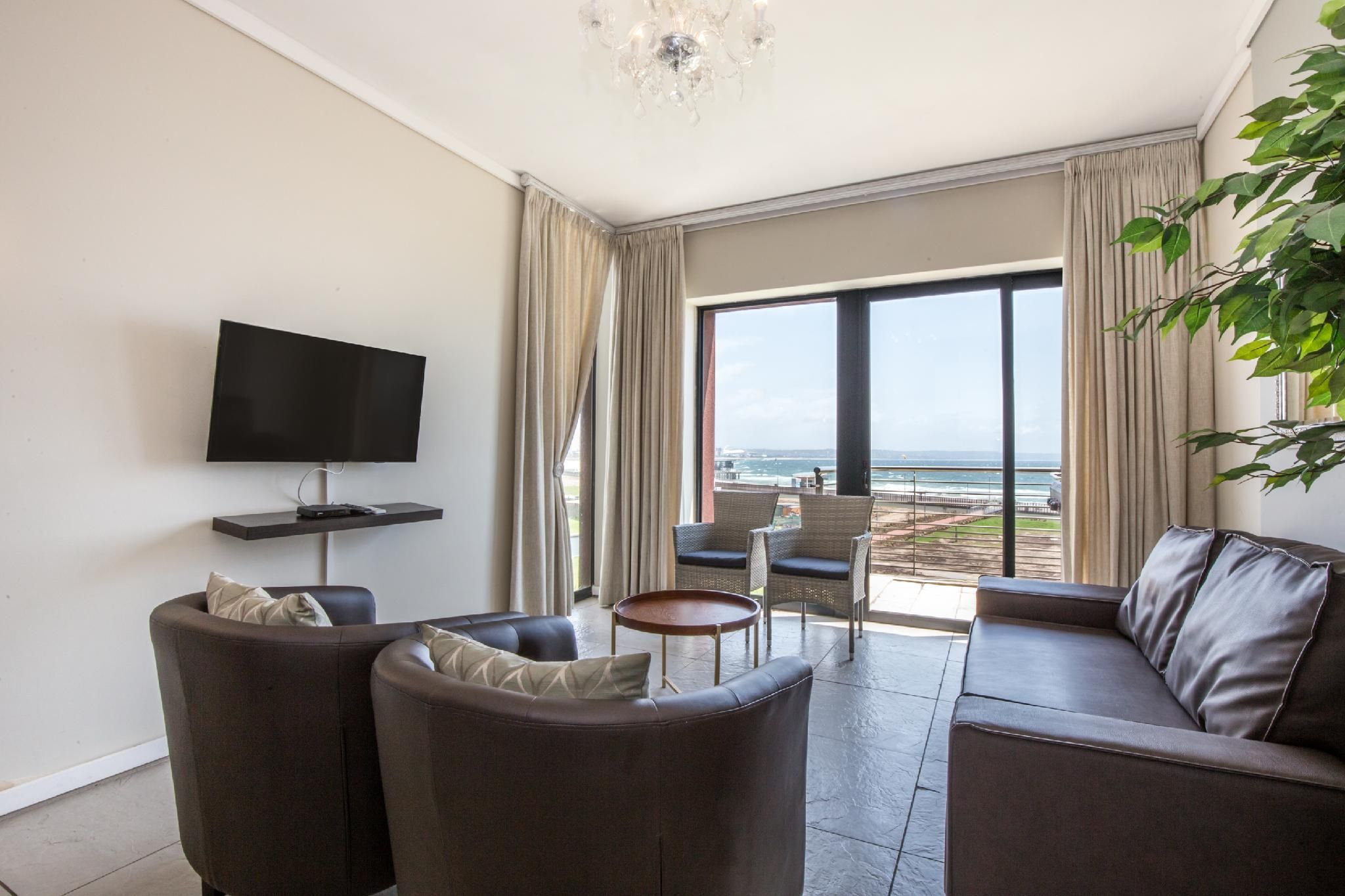 One-Bedroom Ocean View Apartment