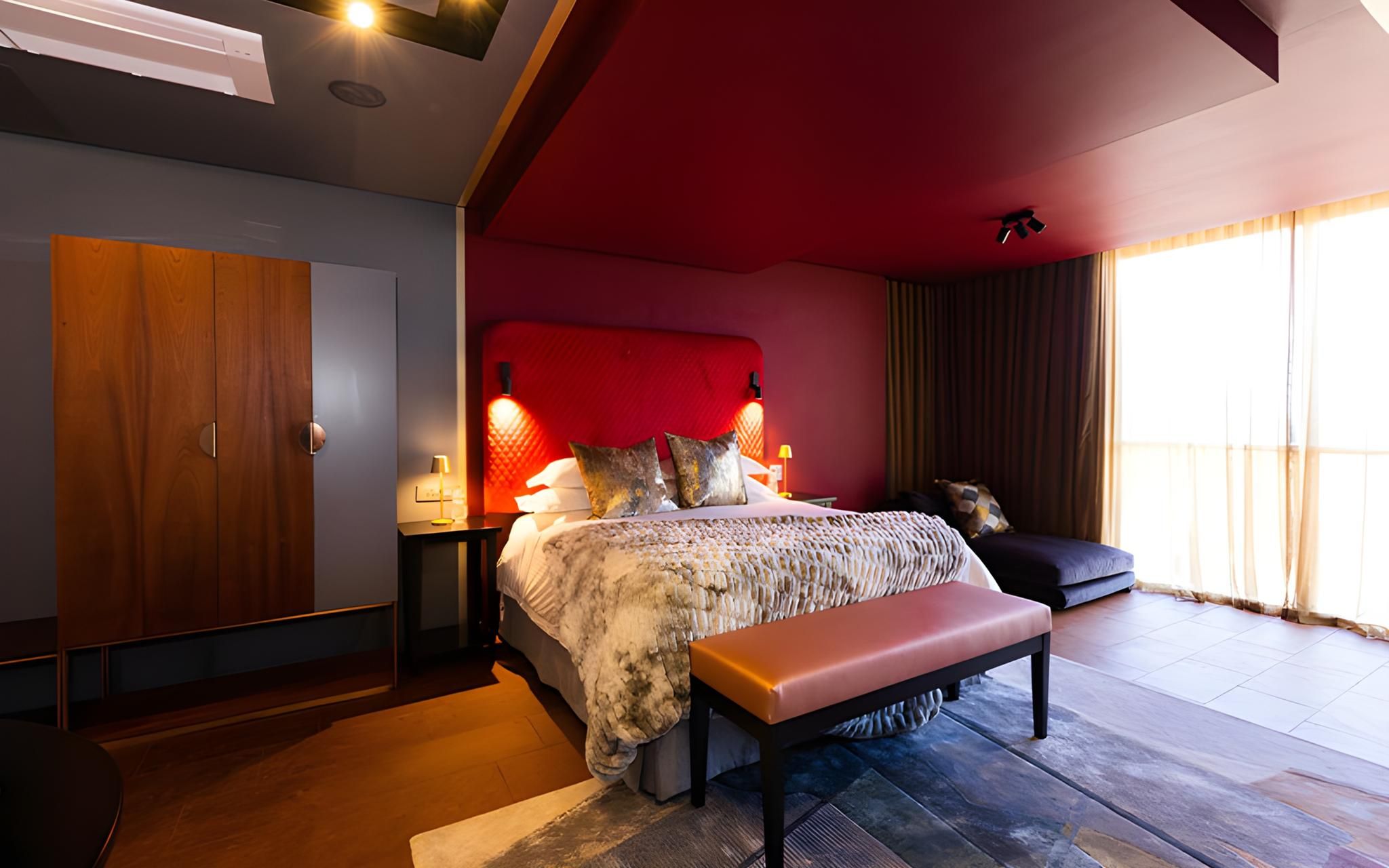 Executive Suite with Panoramic Sea View