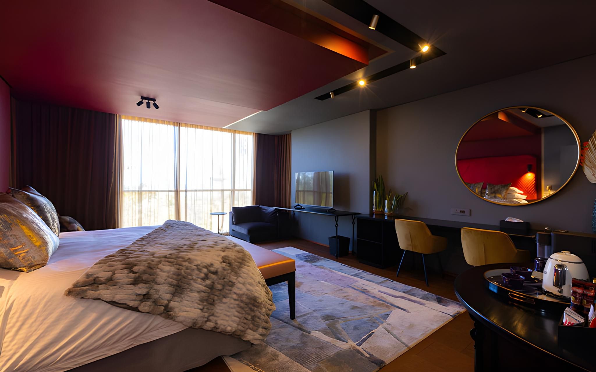 Executive Suite with Panoramic Sea View