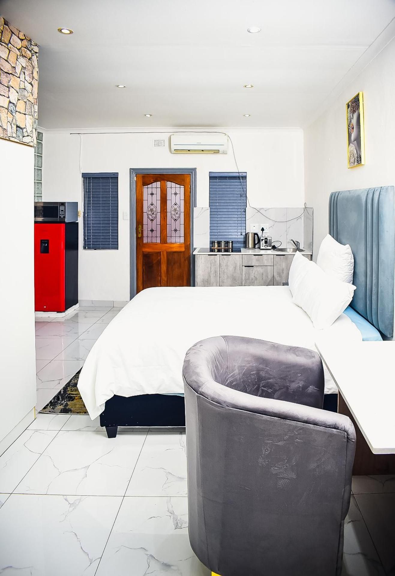 Double or Twin Room with Shower