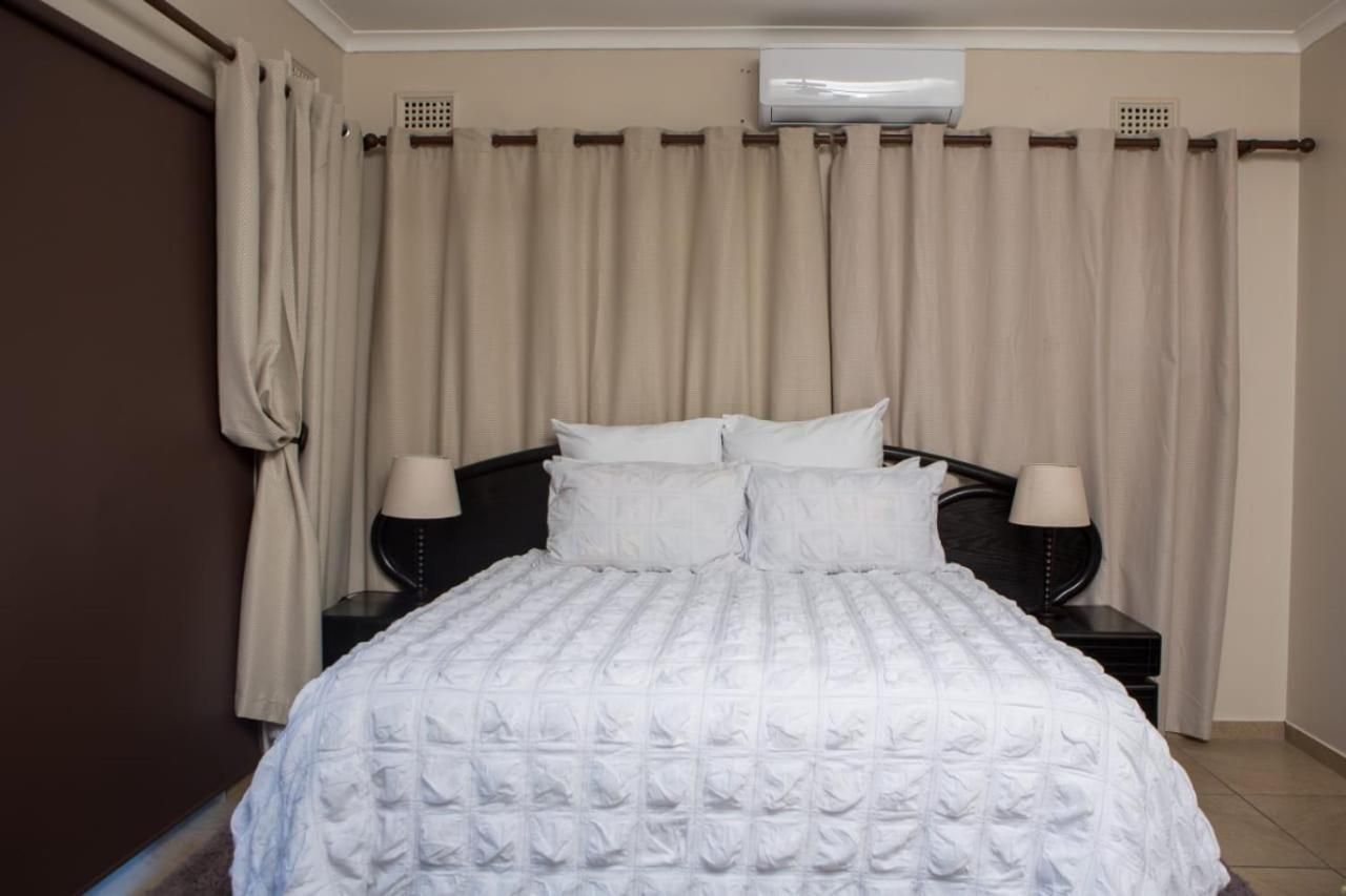 Deluxe Queen Suite