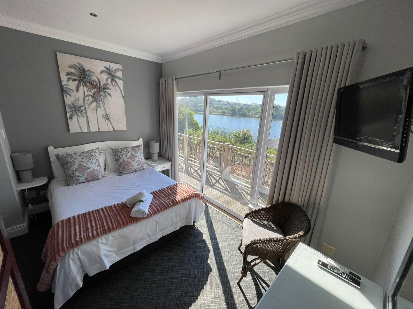 Queen Bed Room