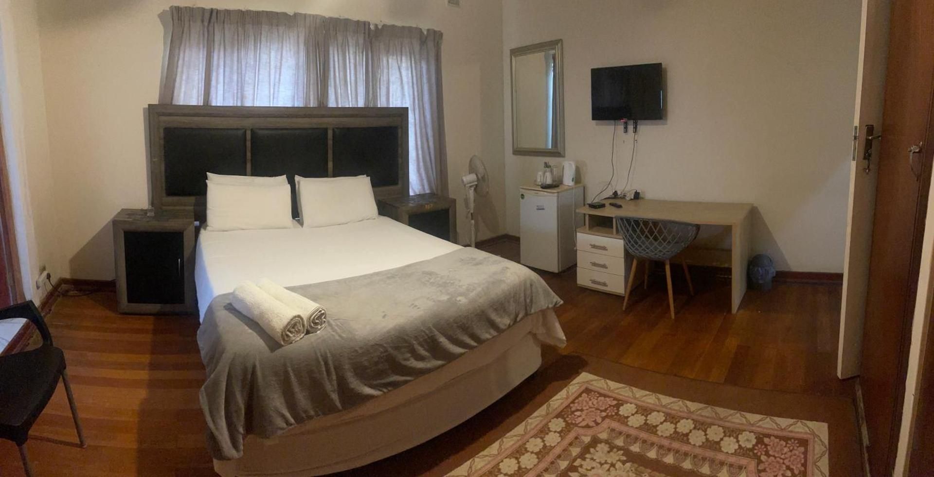 Double Room with Shared Bathroom