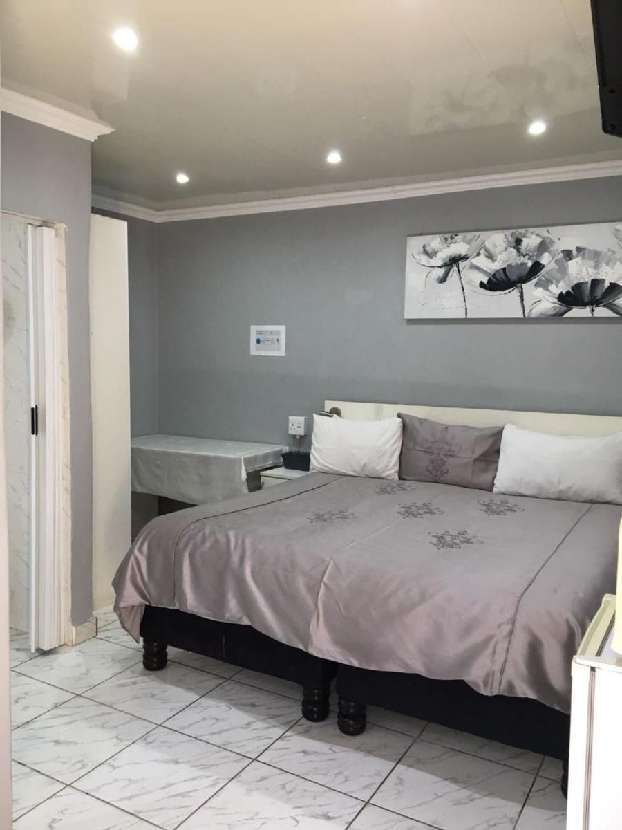 Luxury King Room