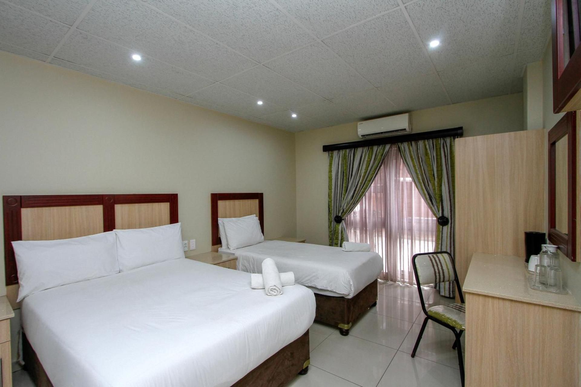 Deluxe Family Room