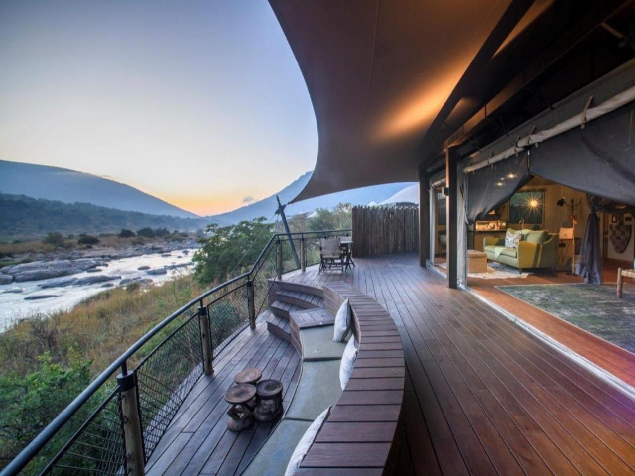 Deluxe Double or Twin Room with River View