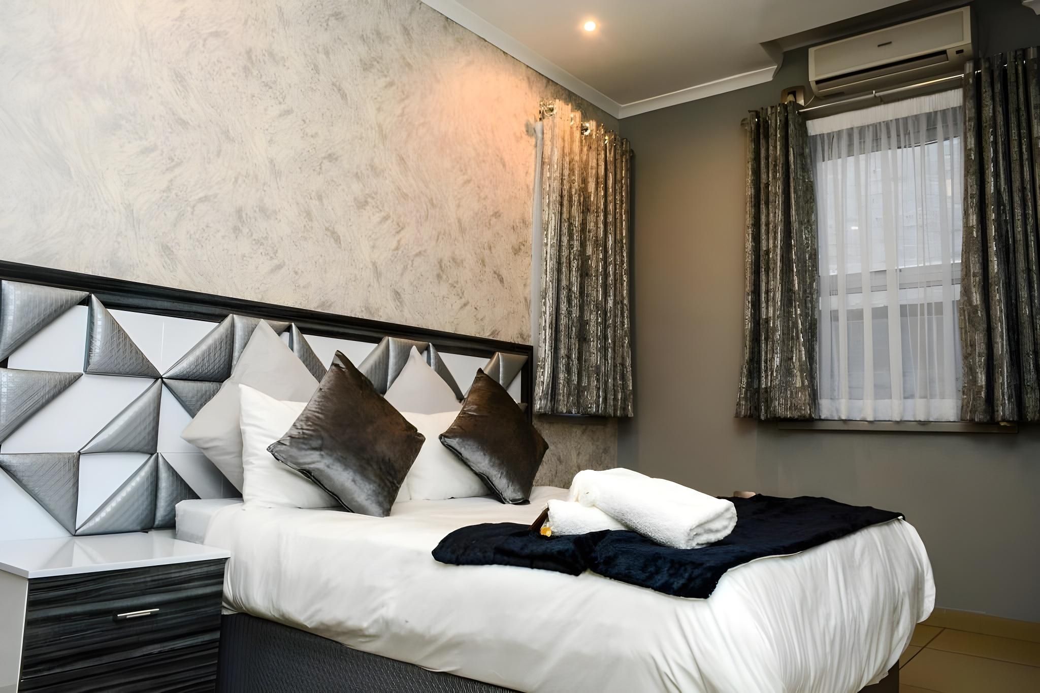 Standard room - Queen bed