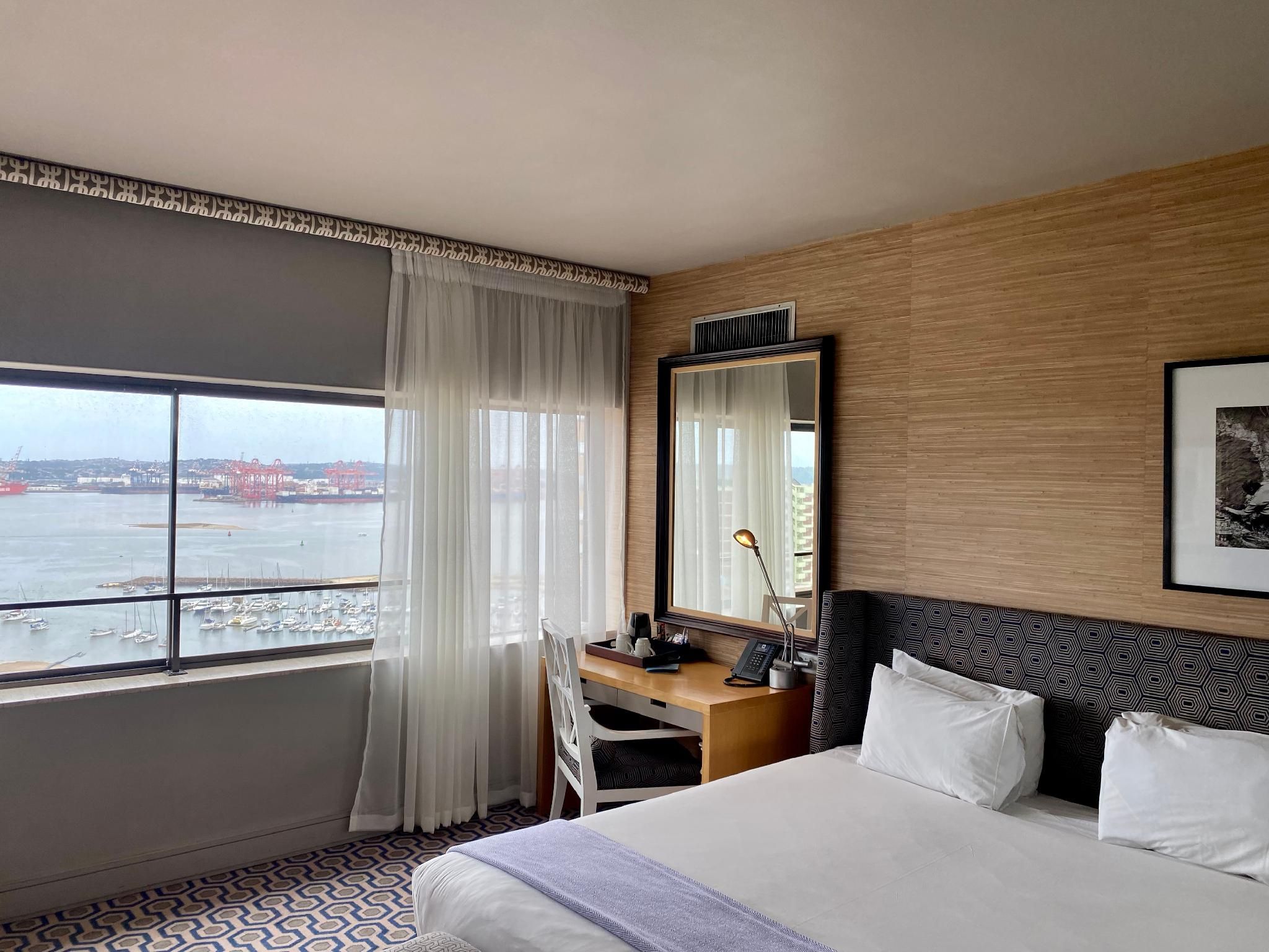 Executive Deluxe Suite