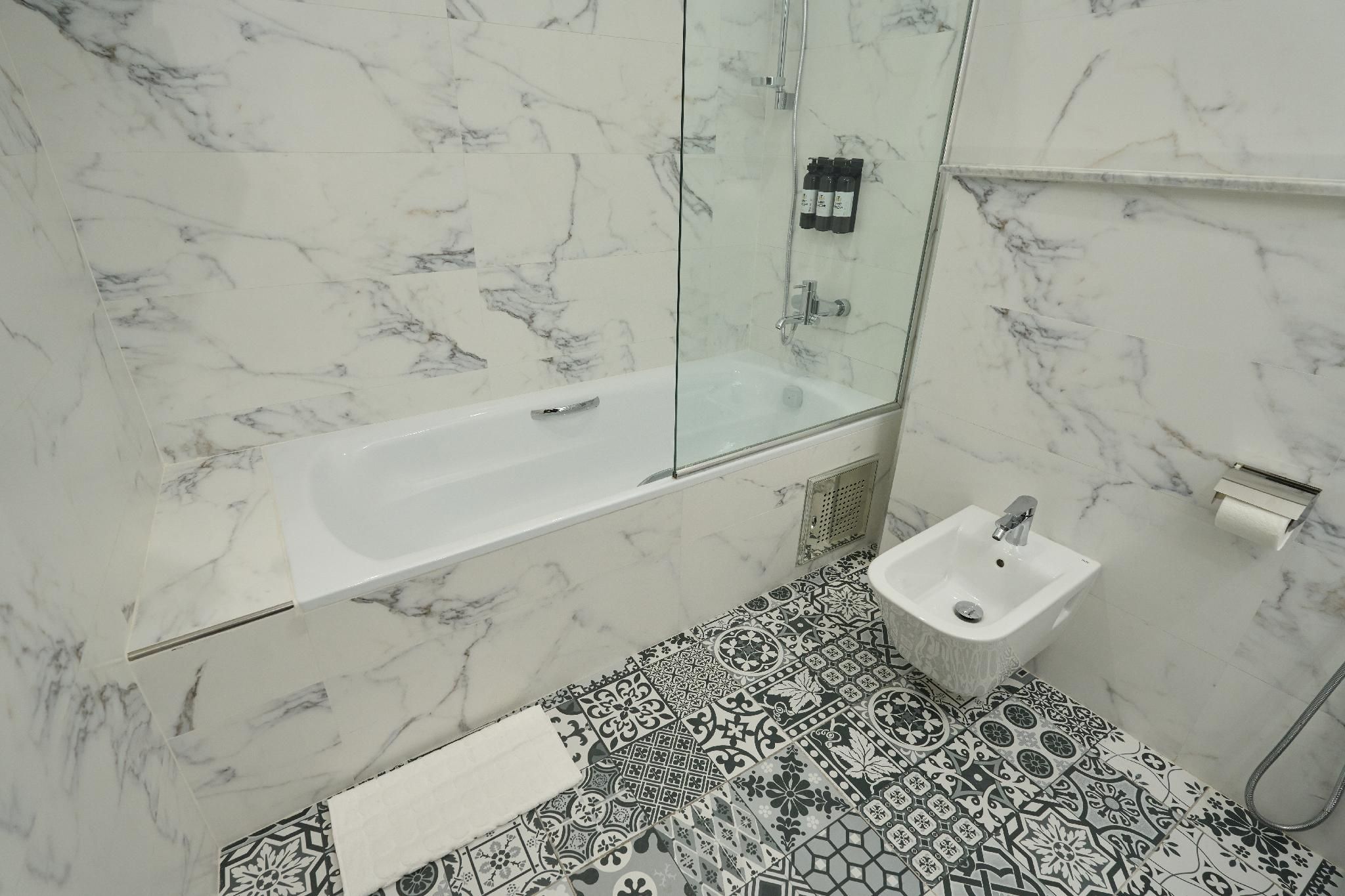 Saint-Eugene Hotel Deluxe Suite 2