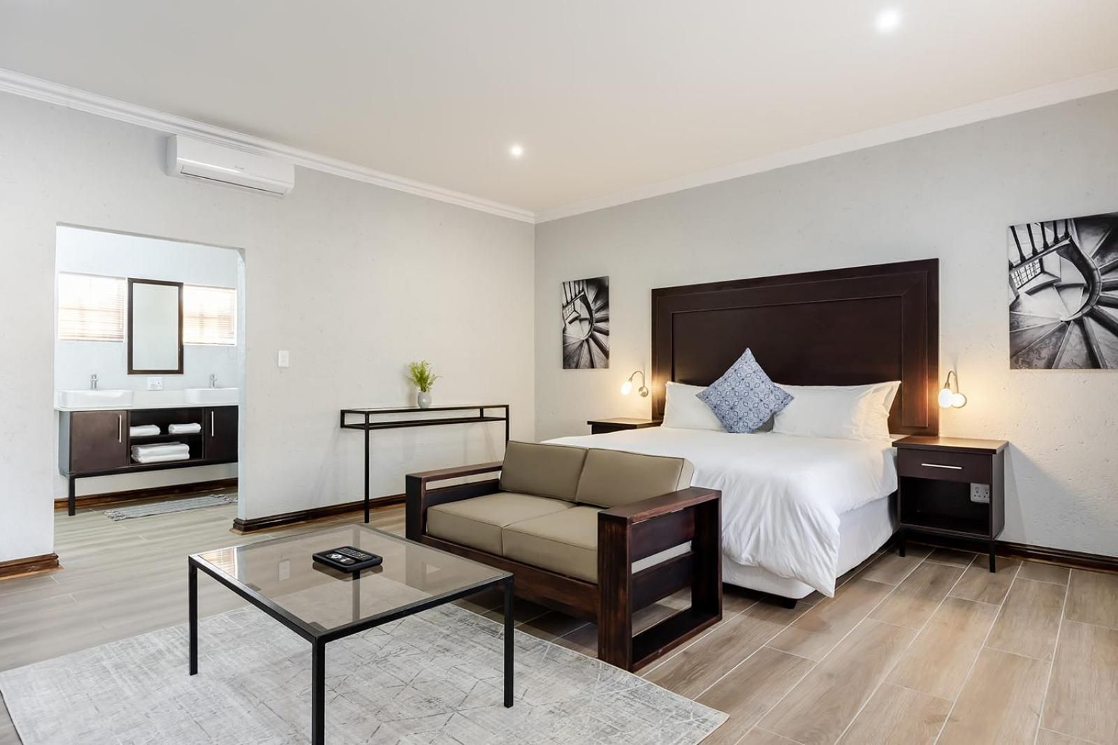 Deluxe King Suite