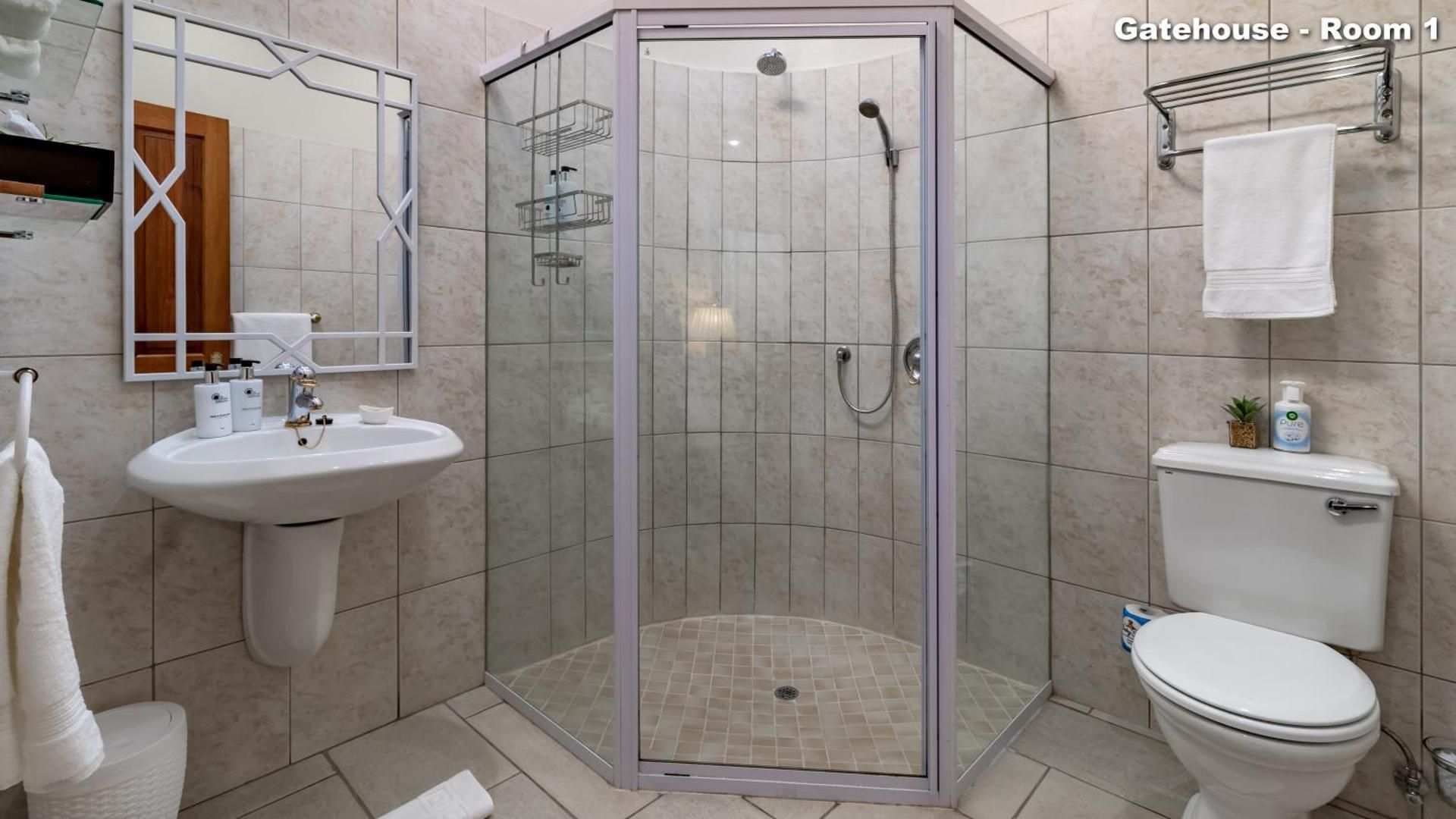 Christies @32 on Russell Economy Double Room 3