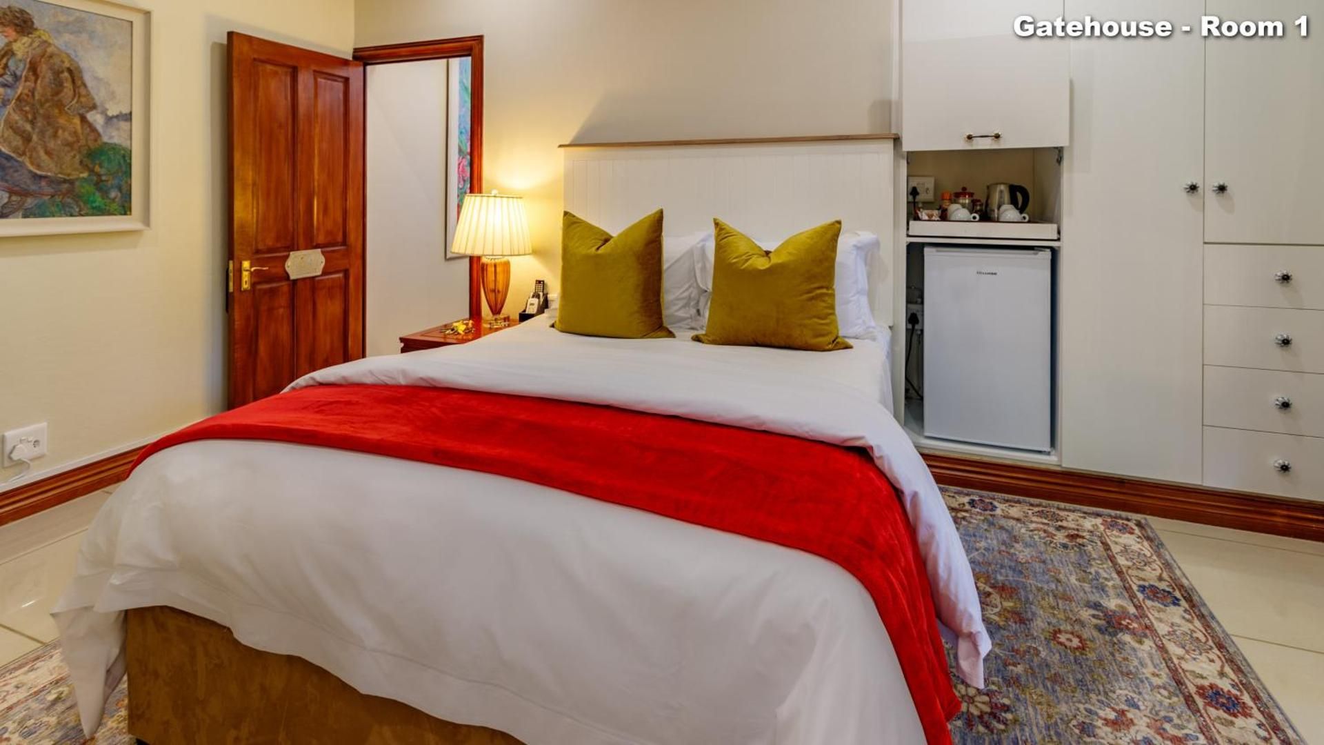 Christies @32 on Russell Economy Double Room 2