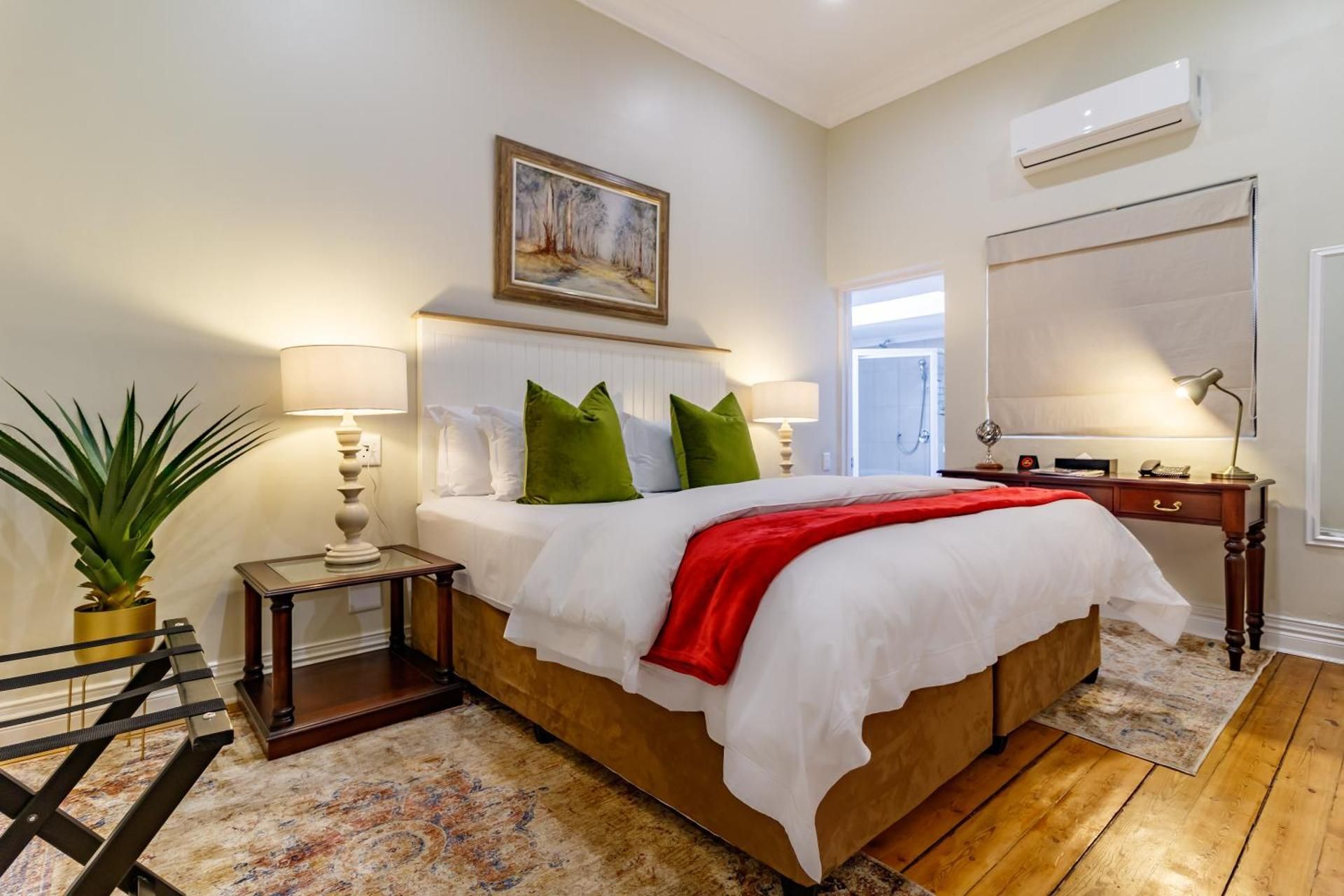 Standard Queen Room