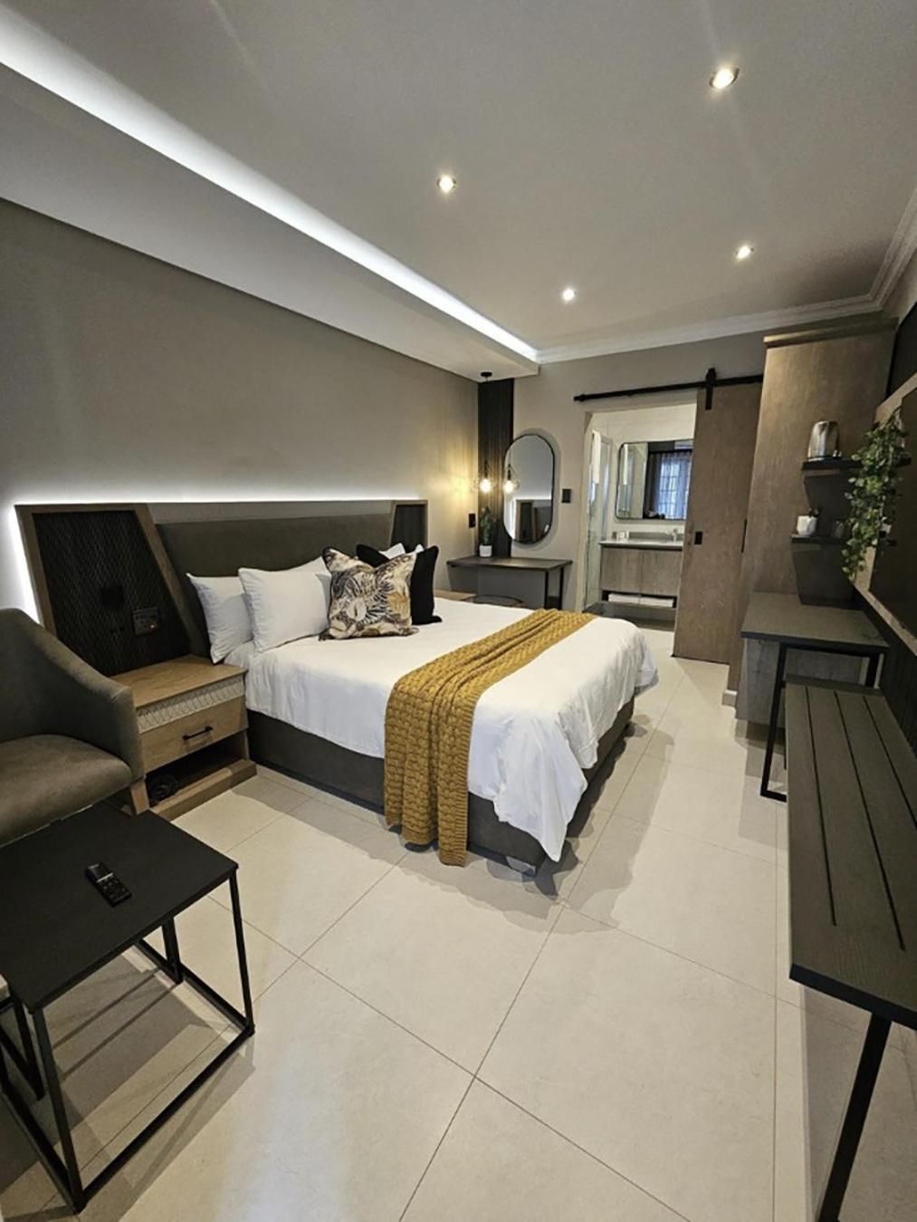 Deluxe King Room