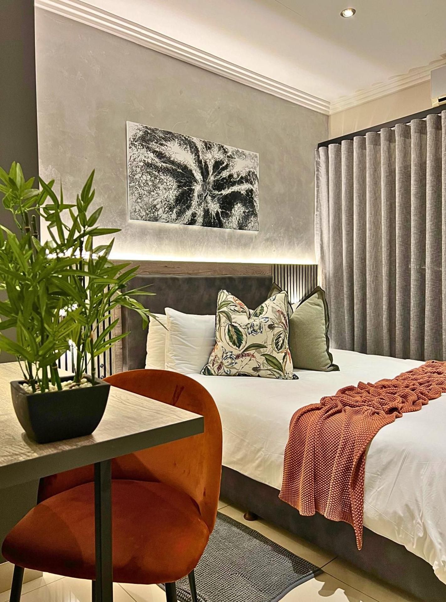 Deluxe Two-Bedroom Apartment with Garden View