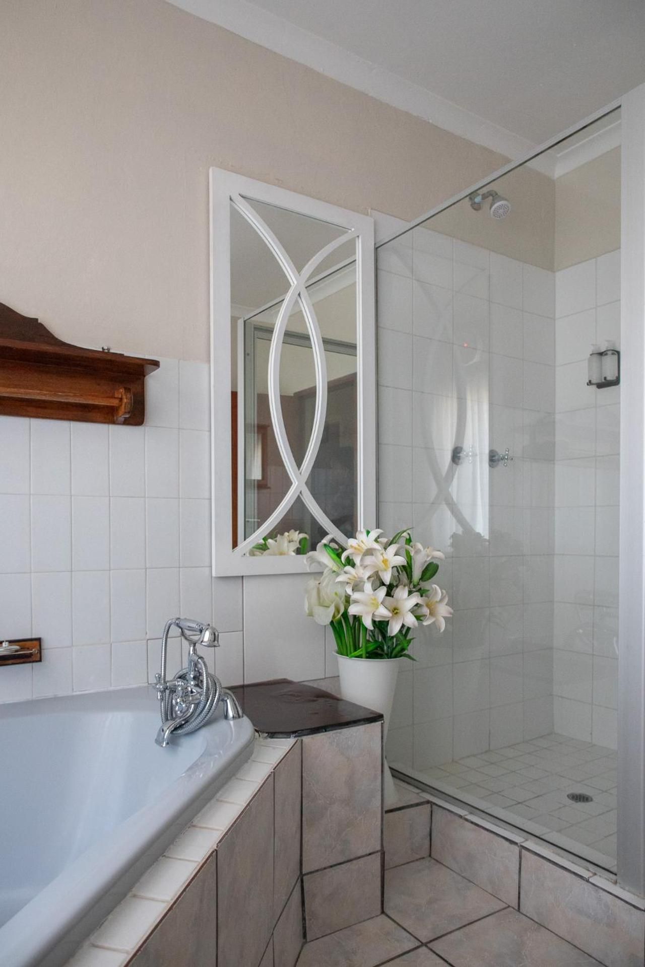 Deluxe Queen Suite