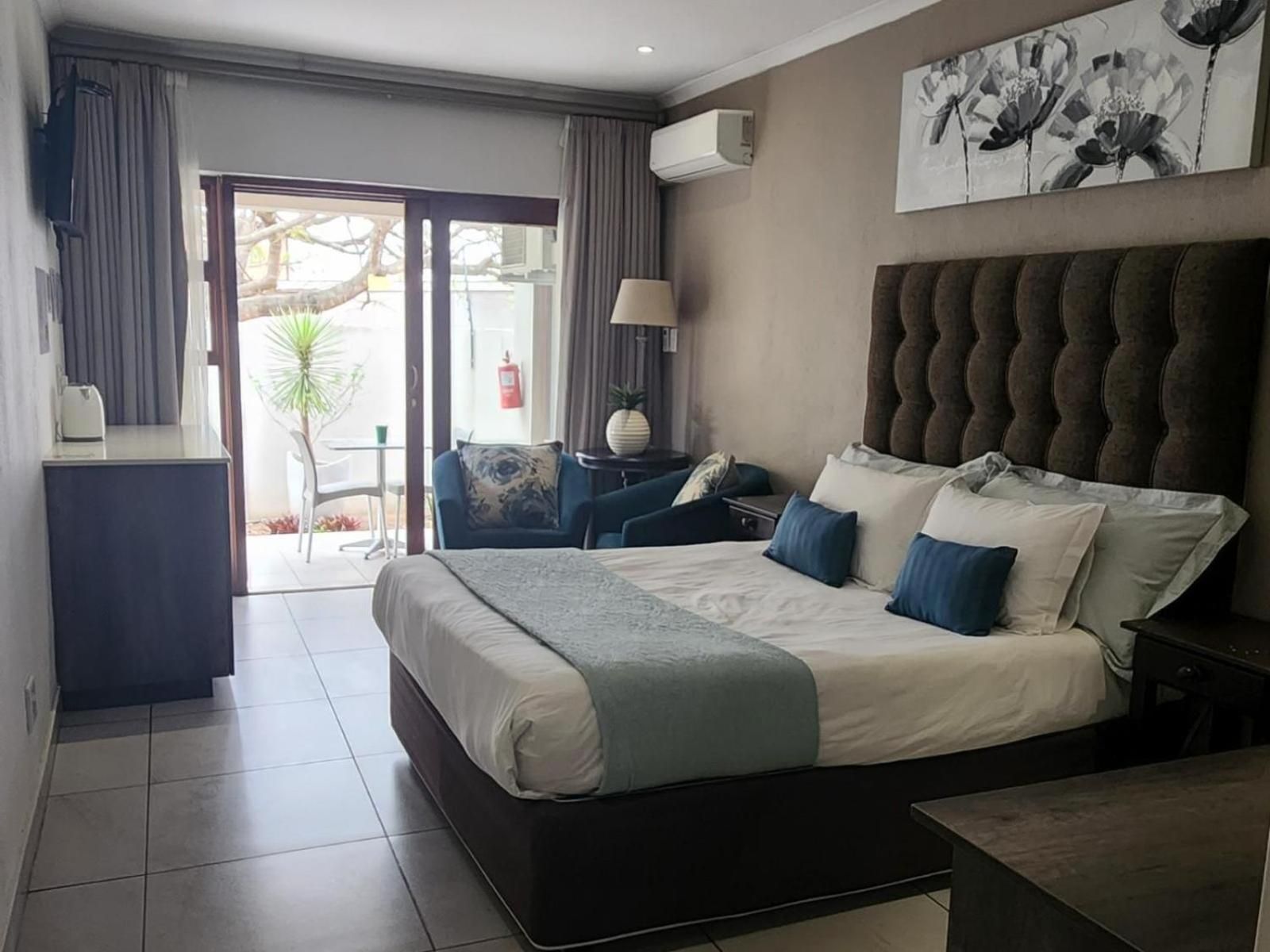 Deluxe Queen Room