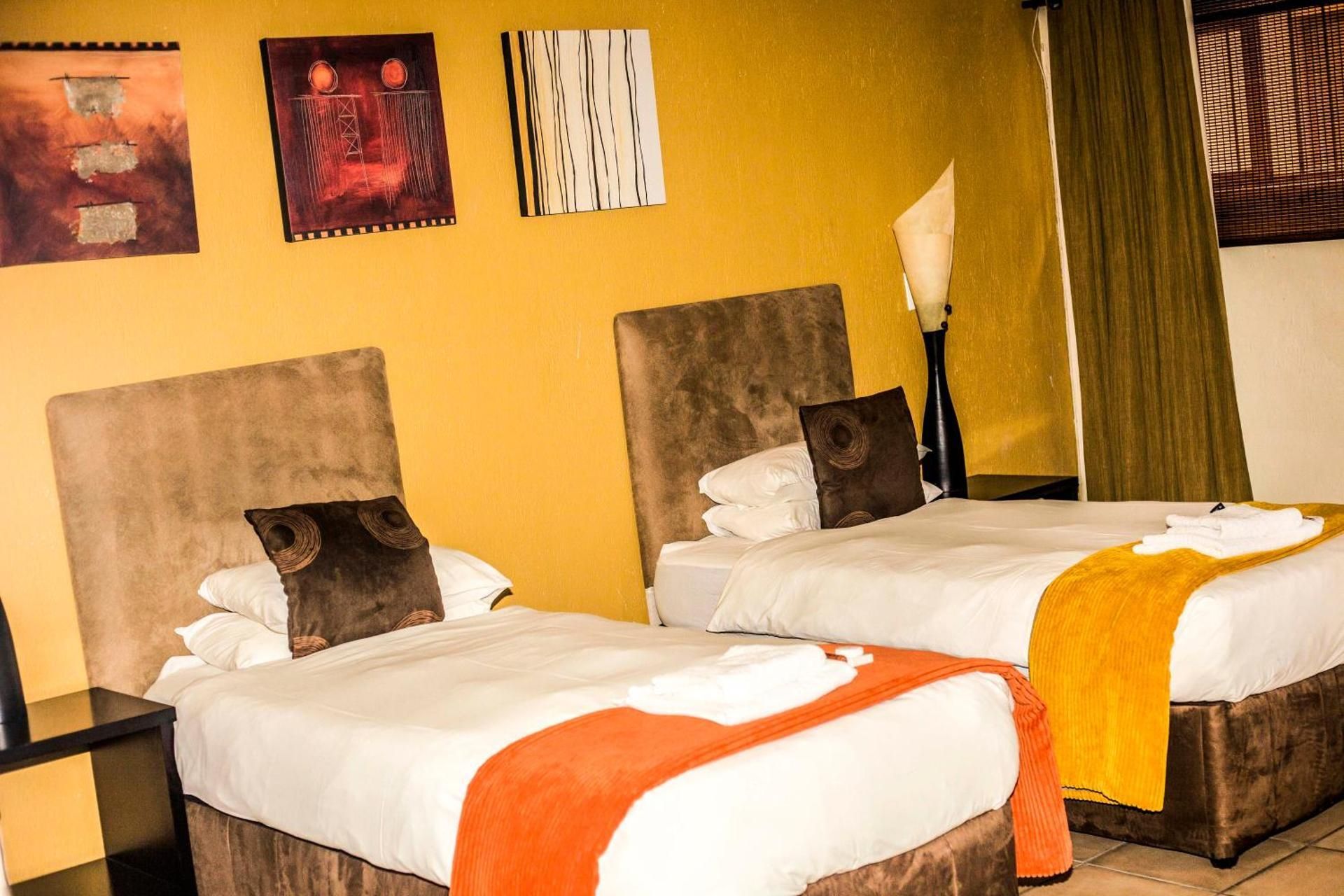 Coyotes Hotel & Conference Centre Twin Room