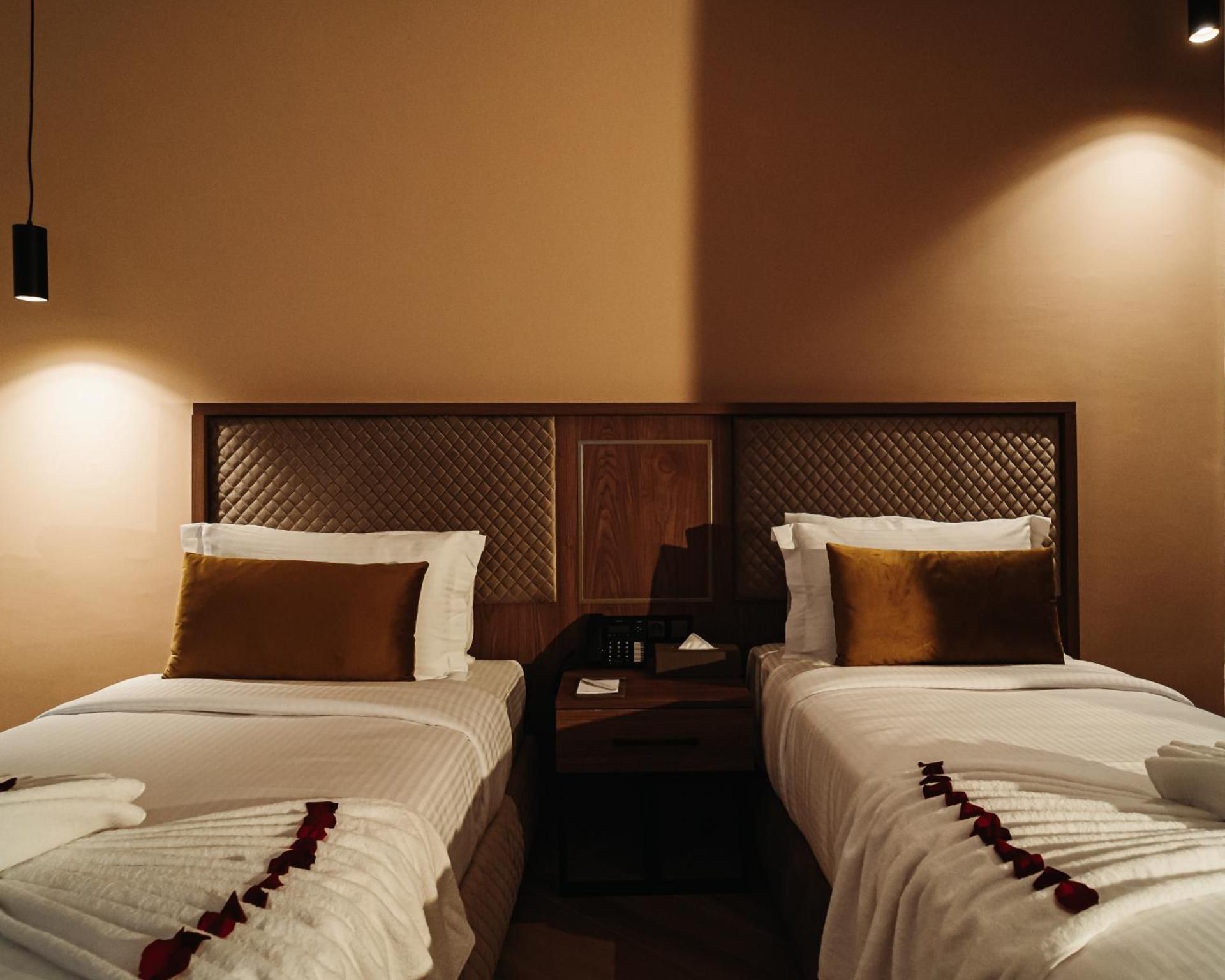 City Hotel by Waves Superior Twin Room