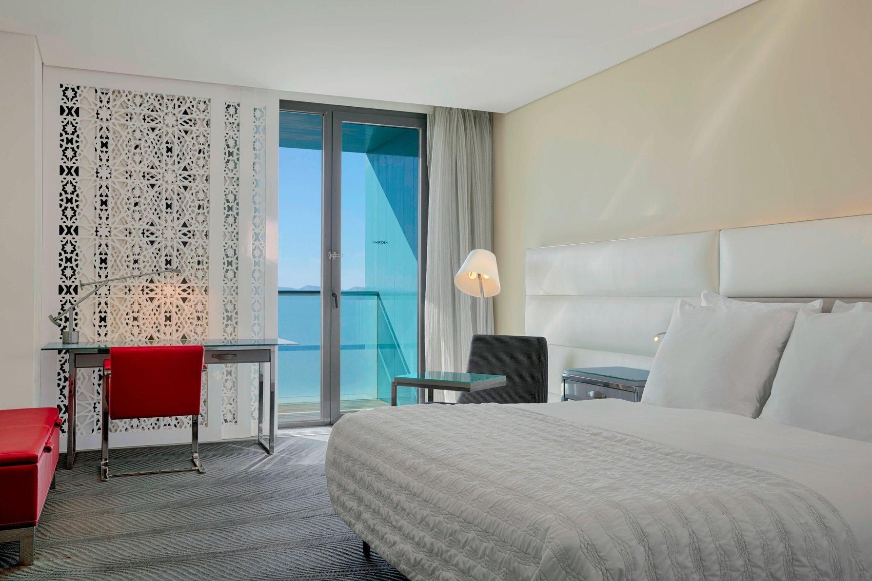 Deluxe Room Queen, Guest room, 1 Queen, City view, Balcony