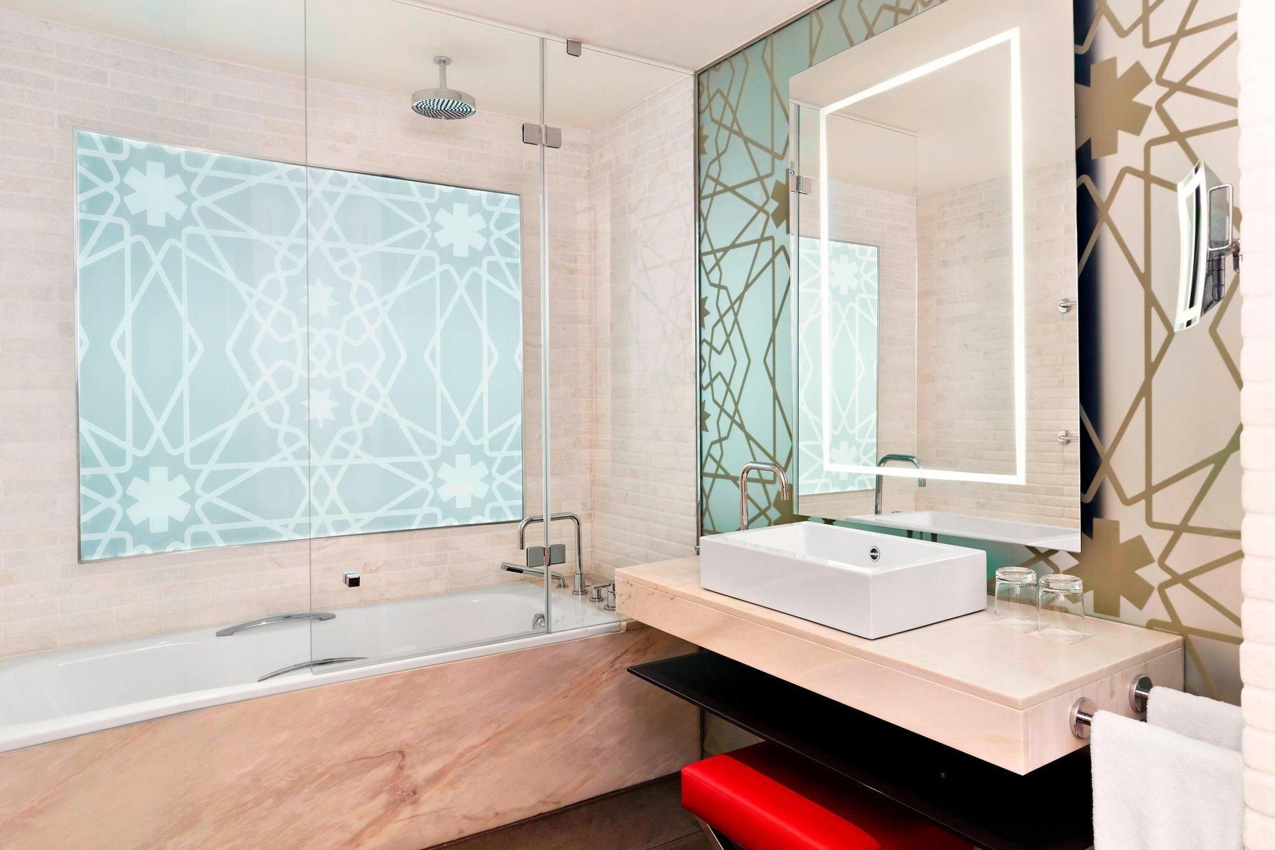 Deluxe Suite, Junior Suite, 1 King, Balcony