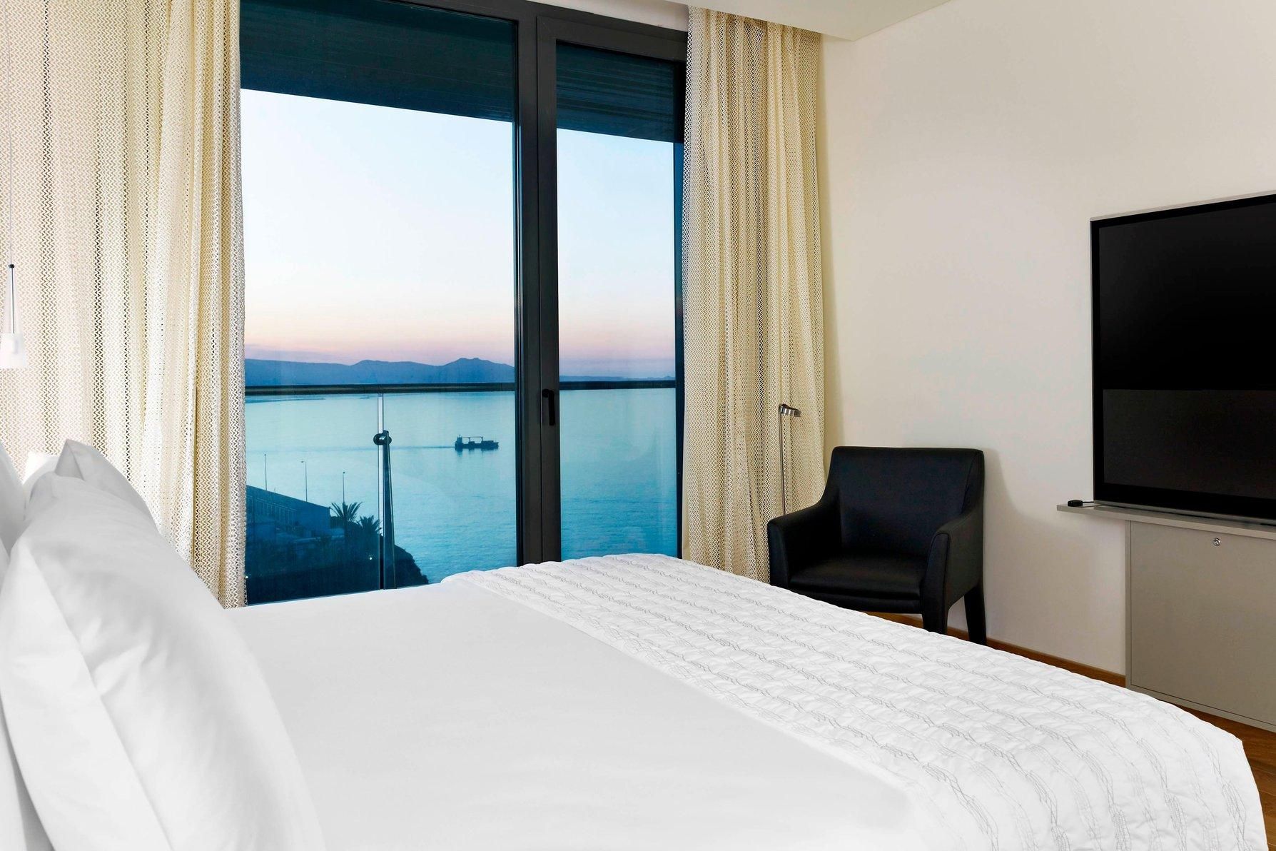 Royal Suite Adults only, Royal Club Lounge access level, Larger Suite, 1 King