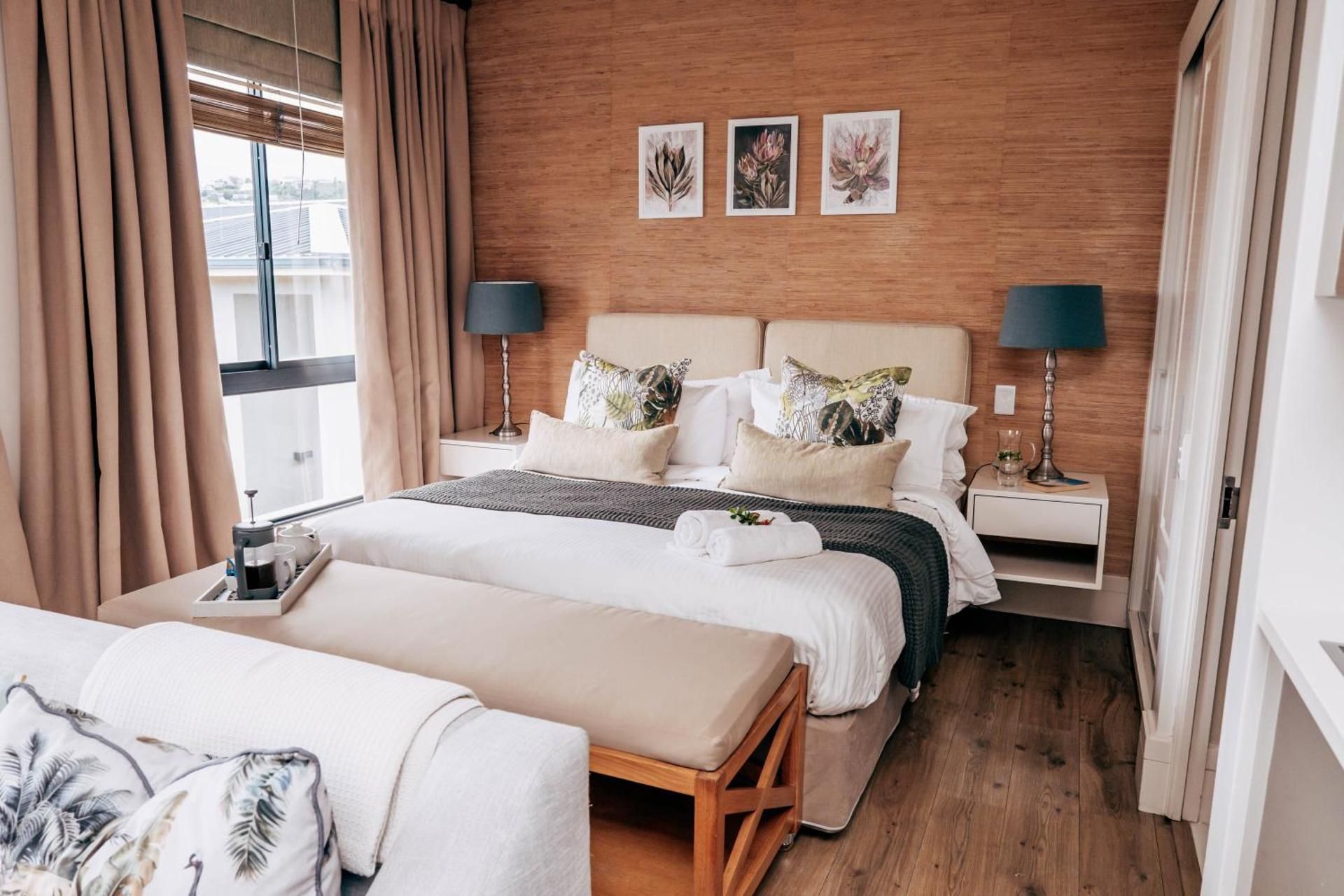 Studio Apartment with Balcony