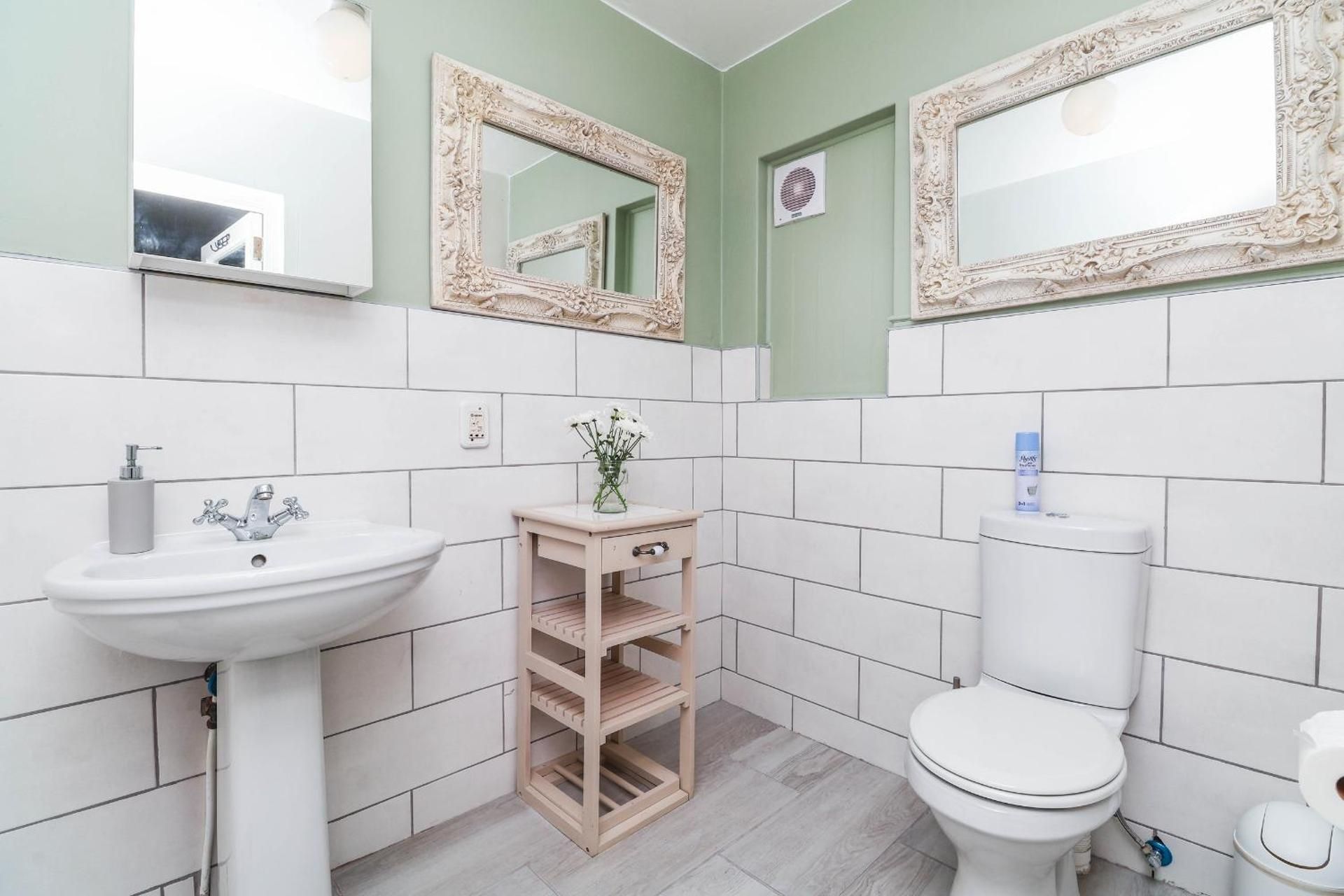 Glenview Heads Apartments Standard Suite 2