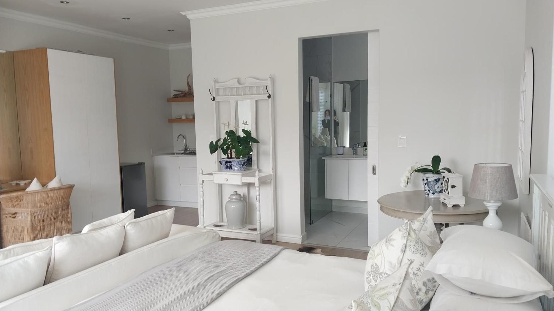 Knysna Private Estate Lagoon - Garden Apartments- Secure Estate Garden View Self catering Apartment 2