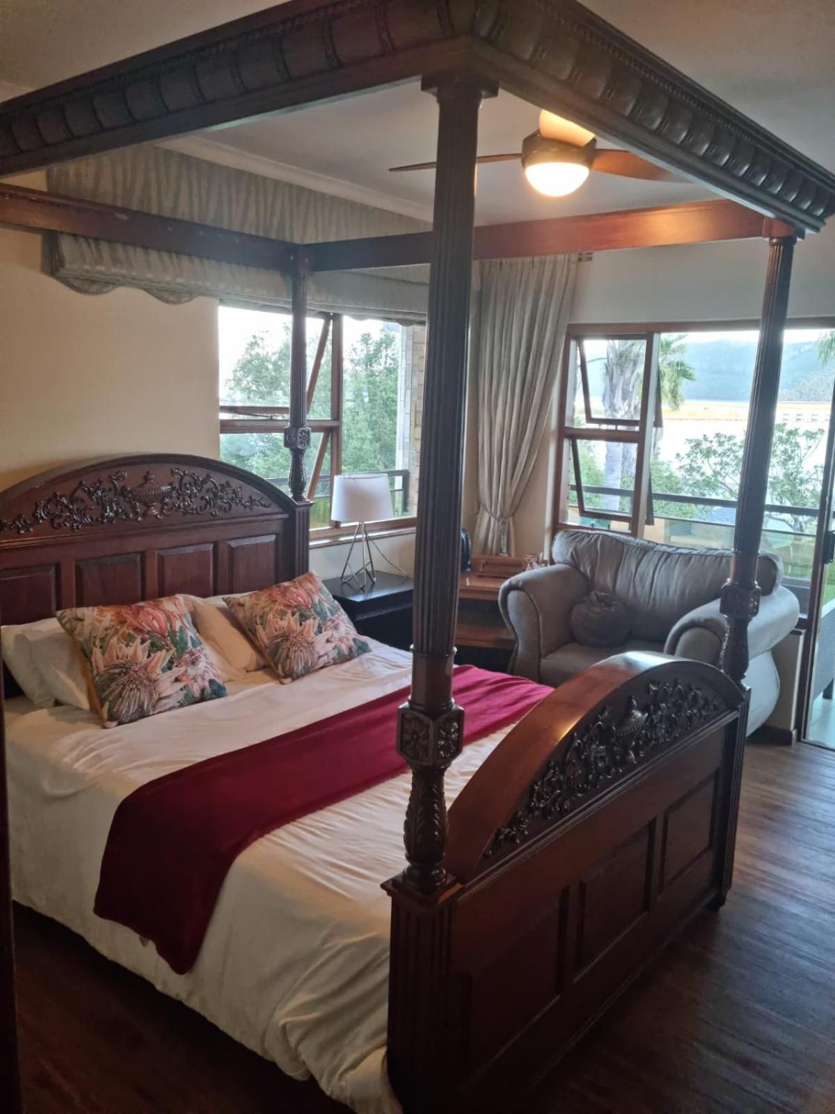 Deluxe Double Room with Balcony and Sea View