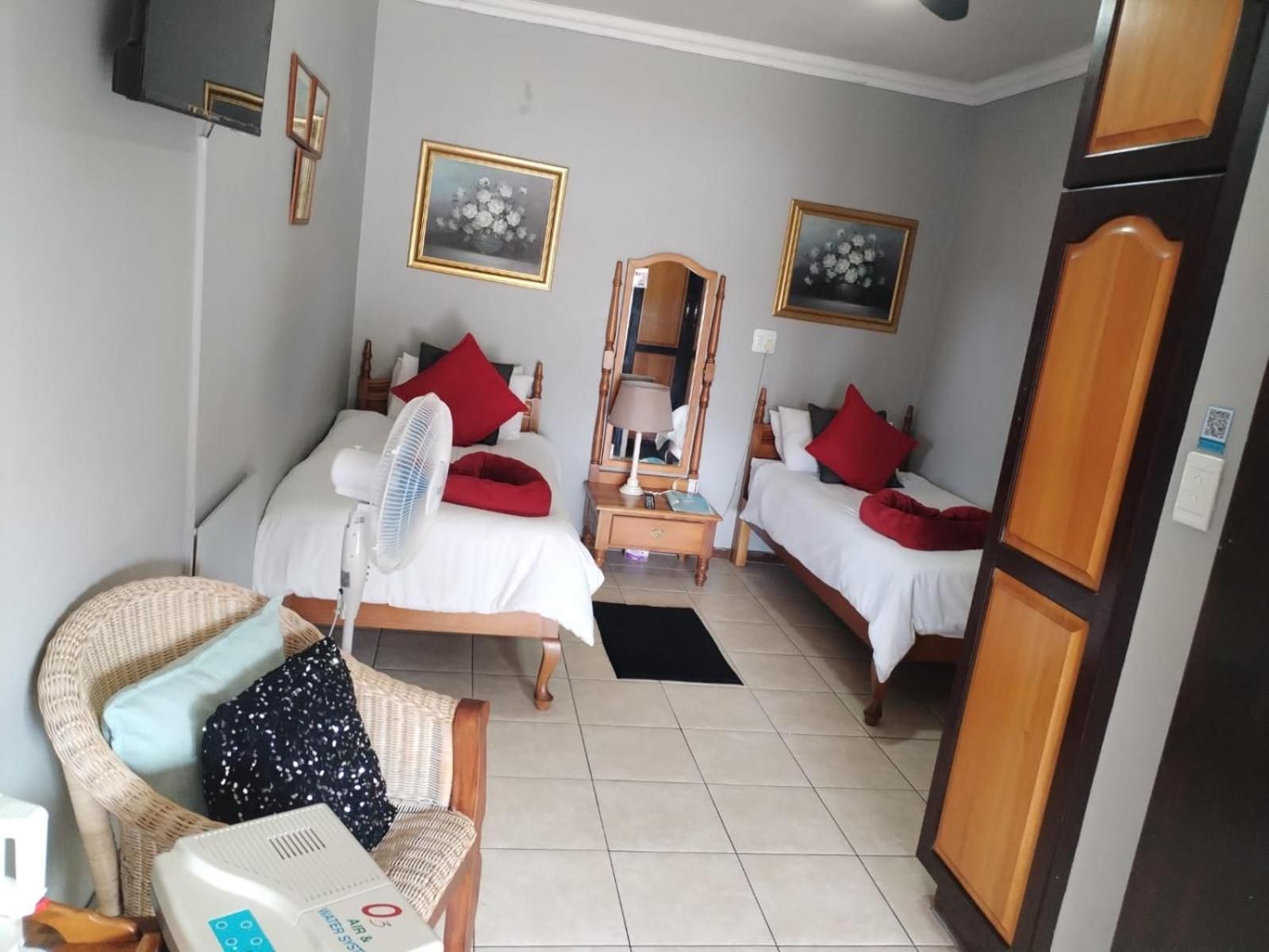 Twin Room with Shower