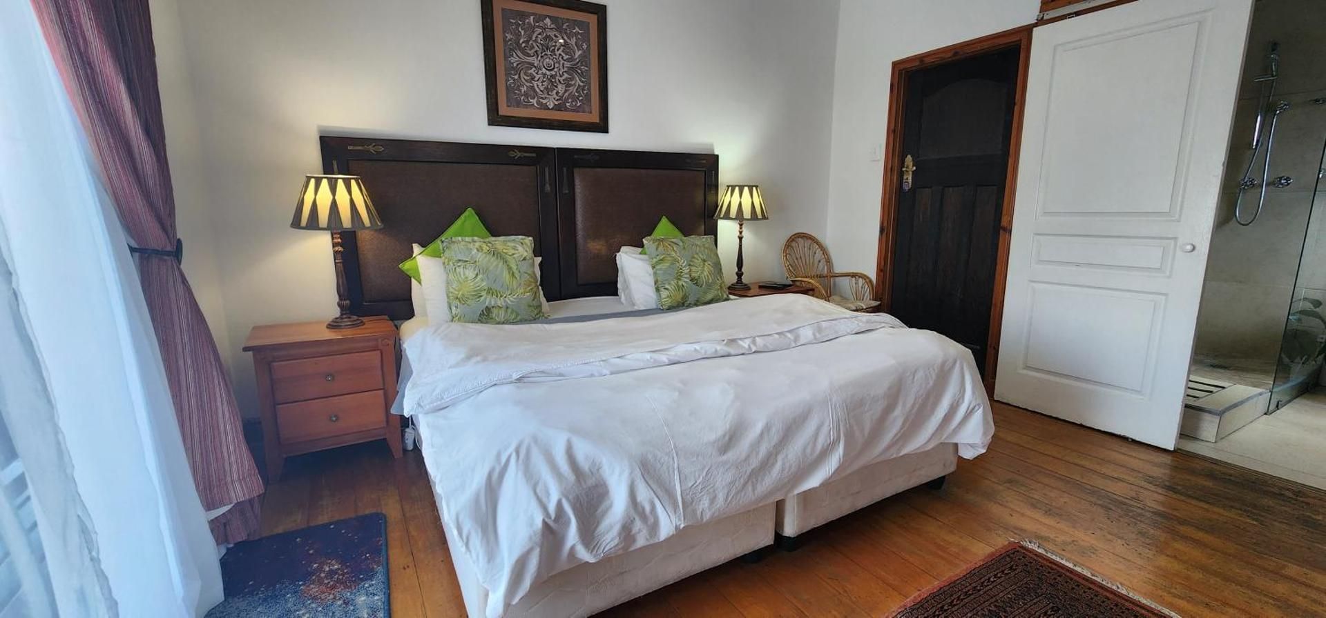 Lagoon Lodge Double Room with Shared Balcony