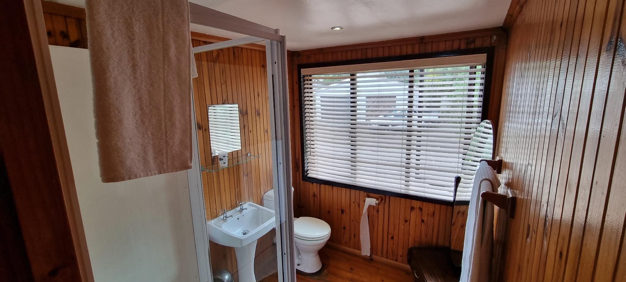 Lagoon Lodge Double Lake View 3