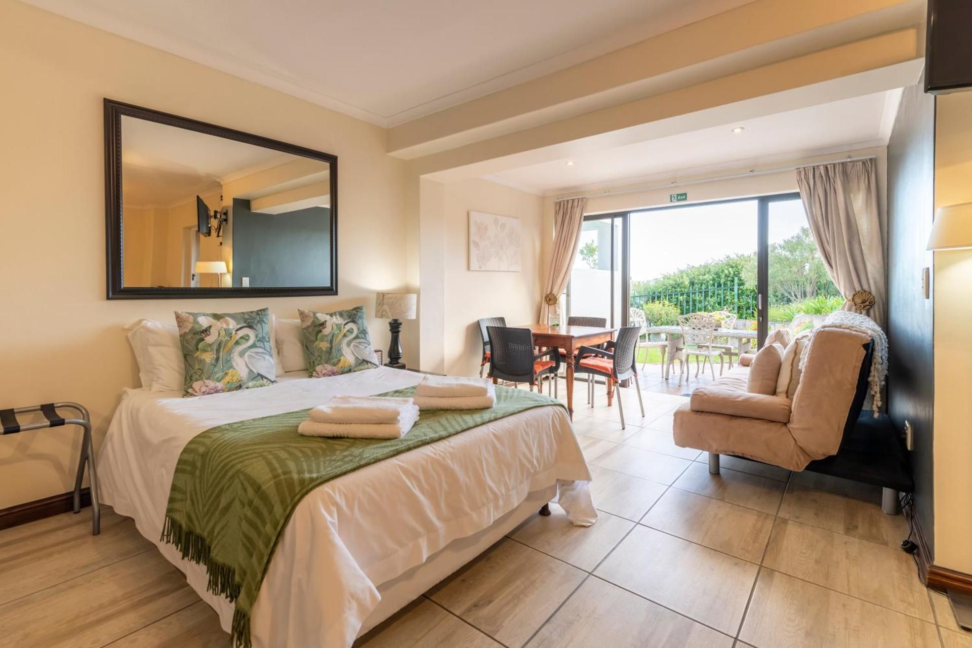 6 On Protea Deluxe Family Suite